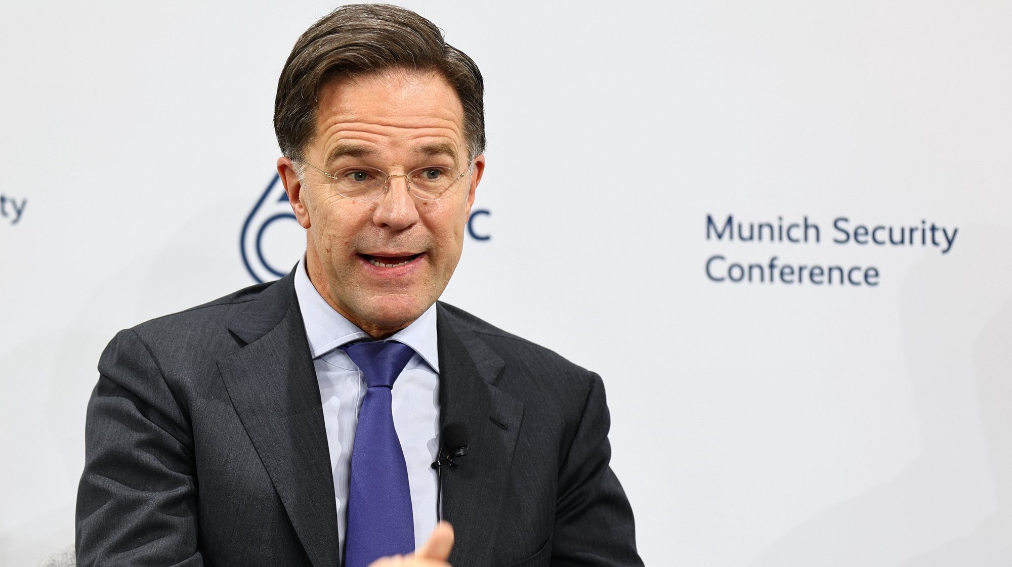 epa11160258 Dutch Prime Minister Mark Rutte gestures as he speaks during a panel discussion at the &#039;Bayerischer Hof&#039; hotel, the venue of the 60th Munich Security Conference (MSC), in Munich, Germany, 17 February 2024. More than 500 high-level international decision-makers meet at the 60th Munich Security Conference in Munich during their annual meeting from 16 to 18 February 2024 to discuss global security issues.  EPA/ANNA SZILAGYI