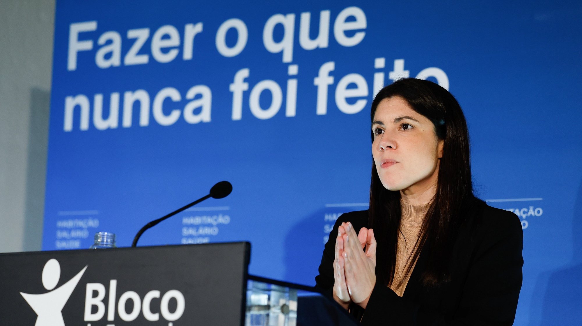 A coordenadora do Bloco de Esquerda, (BE), Mariana Mortágua, discursa durante um almoço-comício, em Loulé, 24 de fevereiro de 2024. LUÍS FORRA/LUSA