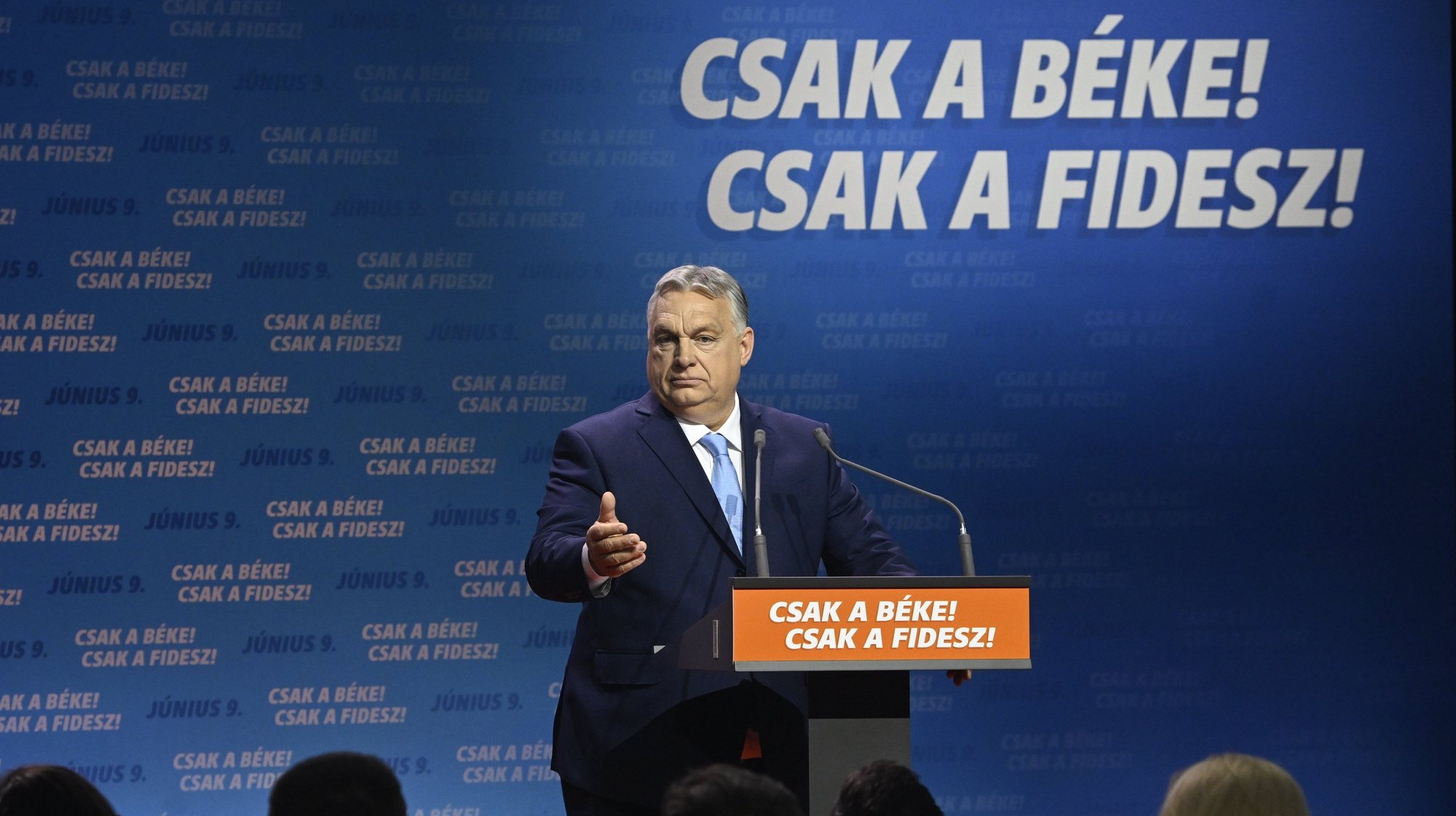 epa11288781 Hungarian Prime Minister and Chairman of Fidesz party Viktor Orban addresses a rally launching the campaign of the party for the European Parliamentary and the local elections in Budapest, Hungary, 19 April 2024. The inscription readPeace only! Fidesz only!  EPA/Szilard Koszticsak HUNGARY OUT