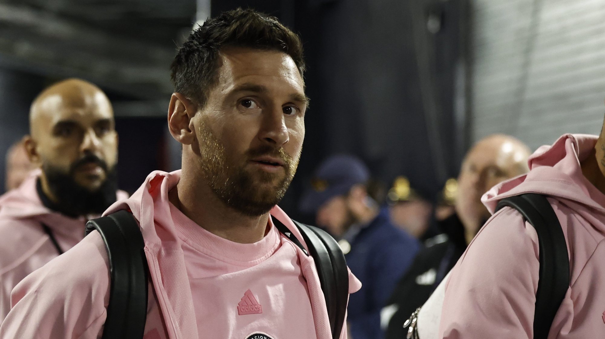 epa11305926 Inter Miami forward Lionel Messi arrives before the MLS game between the New England Revolution and the Inter Miami in Foxborough, Massachusetts, USA, 27 April 2024.  EPA/CJ GUNTHER