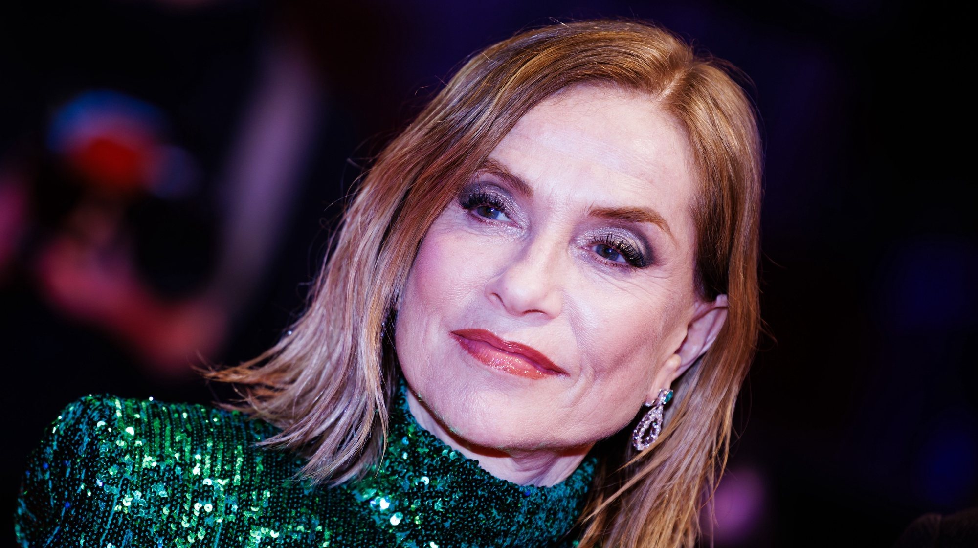 epa11167121 French actor Isabelle Huppert attends the red carpet of the movie &#039;Yeohaengjaui Pilyo&#039; at the Berlinale Palast during the 74th Berlin International Film Festival &#039;Berlinale&#039; in Berlin, Germany, 19 February 2024.  EPA/CLEMENS BILAN