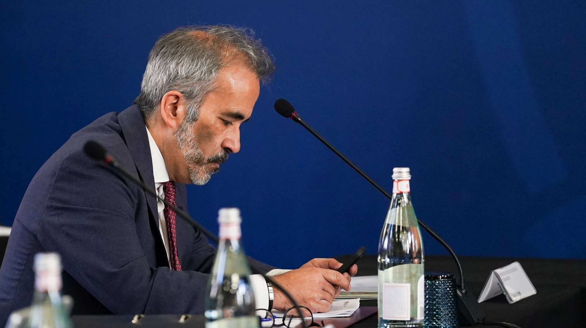 O ministro de Estado e dos Negócios Estrangeiros, Paulo Rangel, participa na reunião do Conselho de Ministros realizada esta manhã em Braga, 23 de maio de 2024. HUGO DELGADO/LUSA
