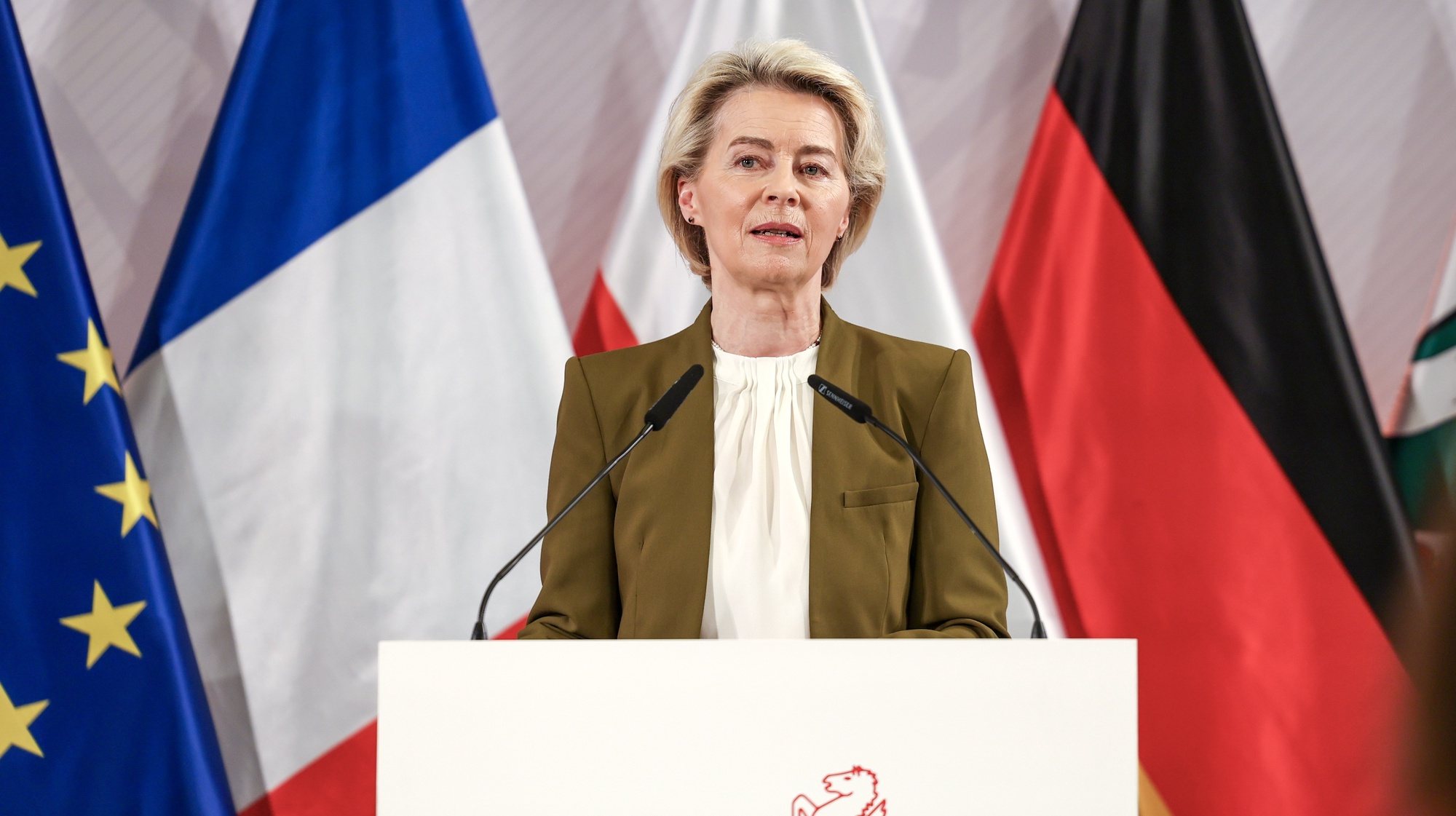 epa11374765 European Commission President Ursula von der Leyen delivers a speech during the awarding ceremony of the International Prize of the Peace of Westphalia in Muenster, Germany, 28 May 2024. Macron, who is on a visit to Germany from 26 to 28 May, will be awarded the International Peace of Westphalia Prize in Muenster on 28 May. The French President and Federal President Steinmeier will visit several regions of Germany together. It is the first state visit - the highest form of visit in diplomatic protocol - by a French president to Germany in 24 years.  EPA/CHRISTOPHER NEUNDORF / POOL