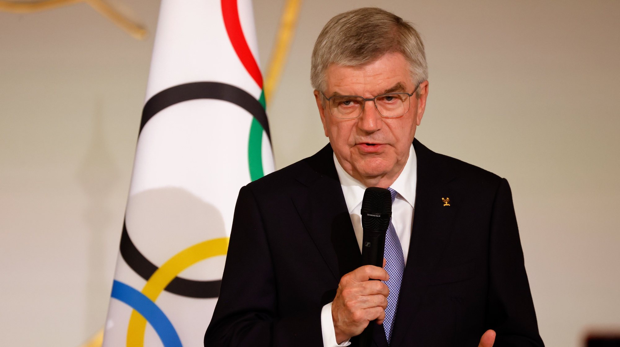 epa11491626 International Olympic Committee (IOC) President Thomas Bach gestures as he delivers a speech during a reception for international journalists accredited for the Paris 2024 Olympic Games, at the Elysee Presidential Palace, in Paris, France, 22 July 2024, ahead of Paris 2024 Olympic and Paralympic games.  EPA/LUDOVIC MARIN / POOL  MAXPPP OUT