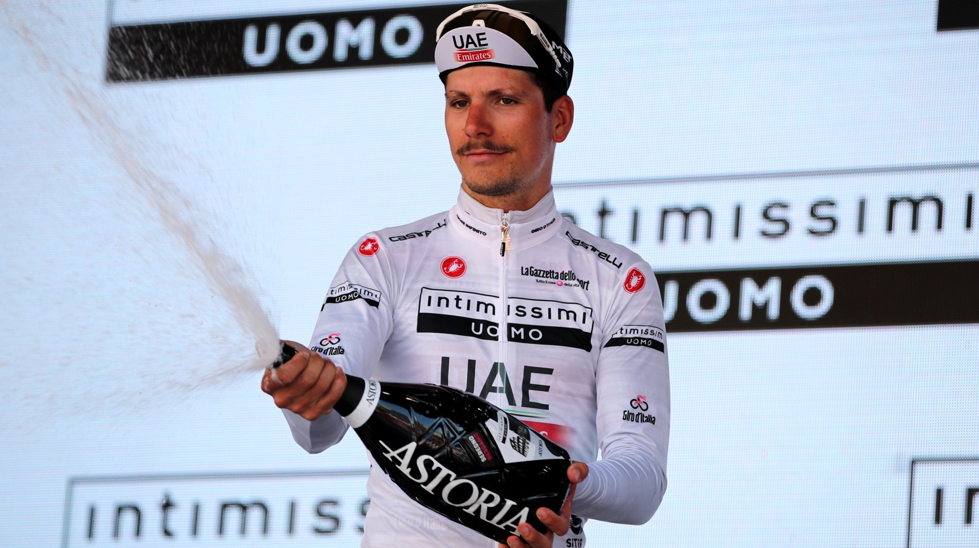 João Almeida chegou ao final da segunda semana no quarto lugar do Giro e à frente da camisola branca da juventude