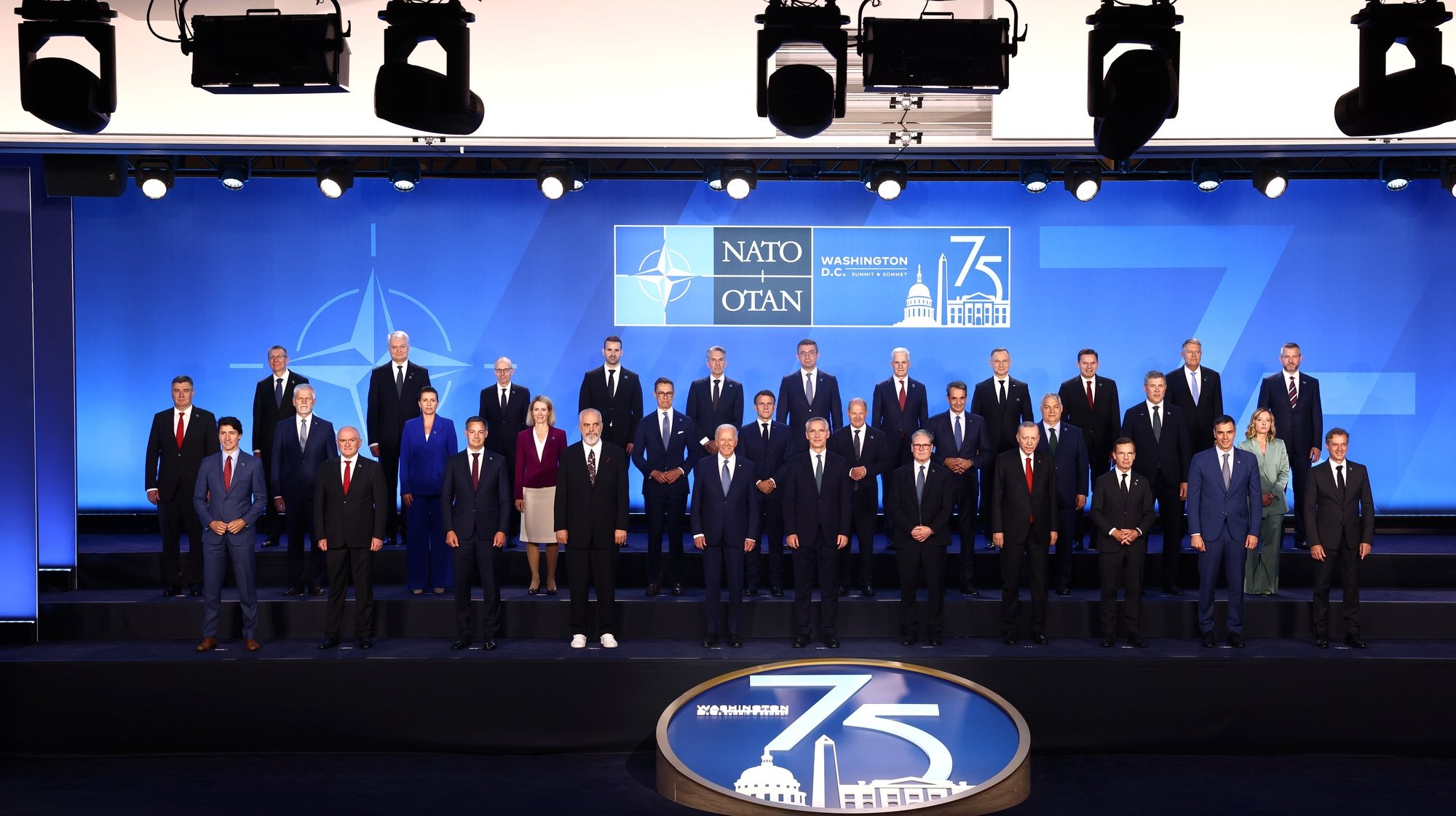 epa11470804 US President Joe Biden (C-L), NATO Secretary General Jens Stoltenberg (C-R) and leaders from NATO member countries pose for a family photo during the welcome ceremony for NATO’s 2024 annual meeting in Washington, DC, USA 10 July 2024. The 75th Anniversary NATO Summit is taking place in Washington, DC, from 09 to 11 July 2024 and NATO members are using the gathering as an opportunity to project their ongoing support for Ukraine as the country continues to fend off Russian aggression.  EPA/JIM LO SCALZO