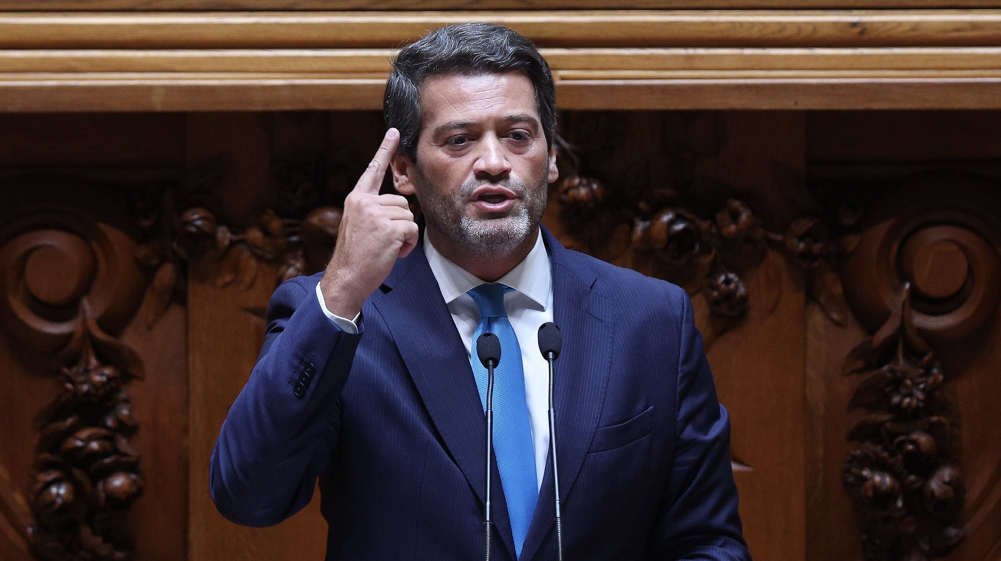 O líder e deputado do Chega, André Ventura, usa da palavra durante o debate parlamentar na Assembleia da República, em Lisboa, 04 de julho de 2024. TIAGO PETINGA/LUSA