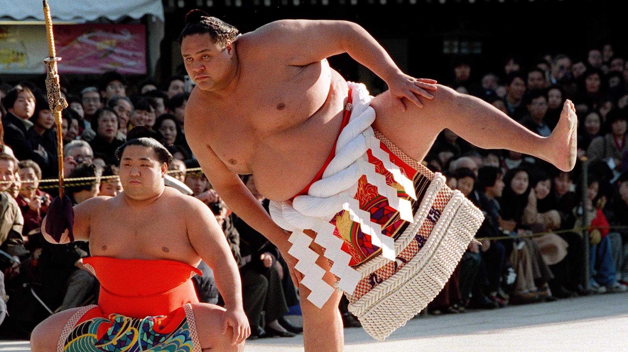 Nascido no Havai (EUA) em 1969, Chadwick Haheo Rowan foi aí descoberto por outro pioneiro do sumo havaiano: Takamiyama.