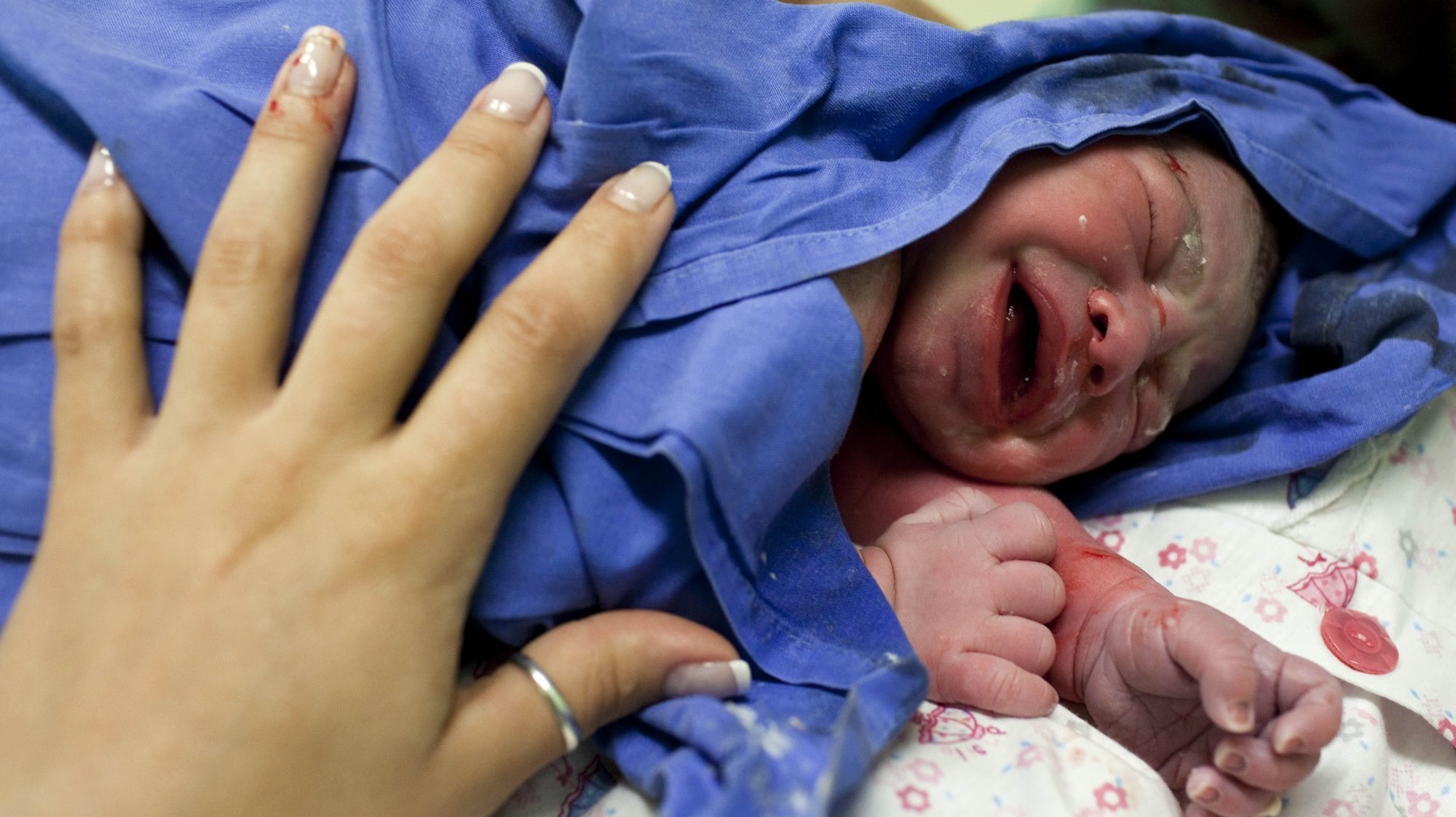 O INE revelou que em 2020 nasceram 84.426 crianças de mães residentes em Portugal, menos 2.153 crianças do que em 2019, o que significou uma redução de 2,5 por cento