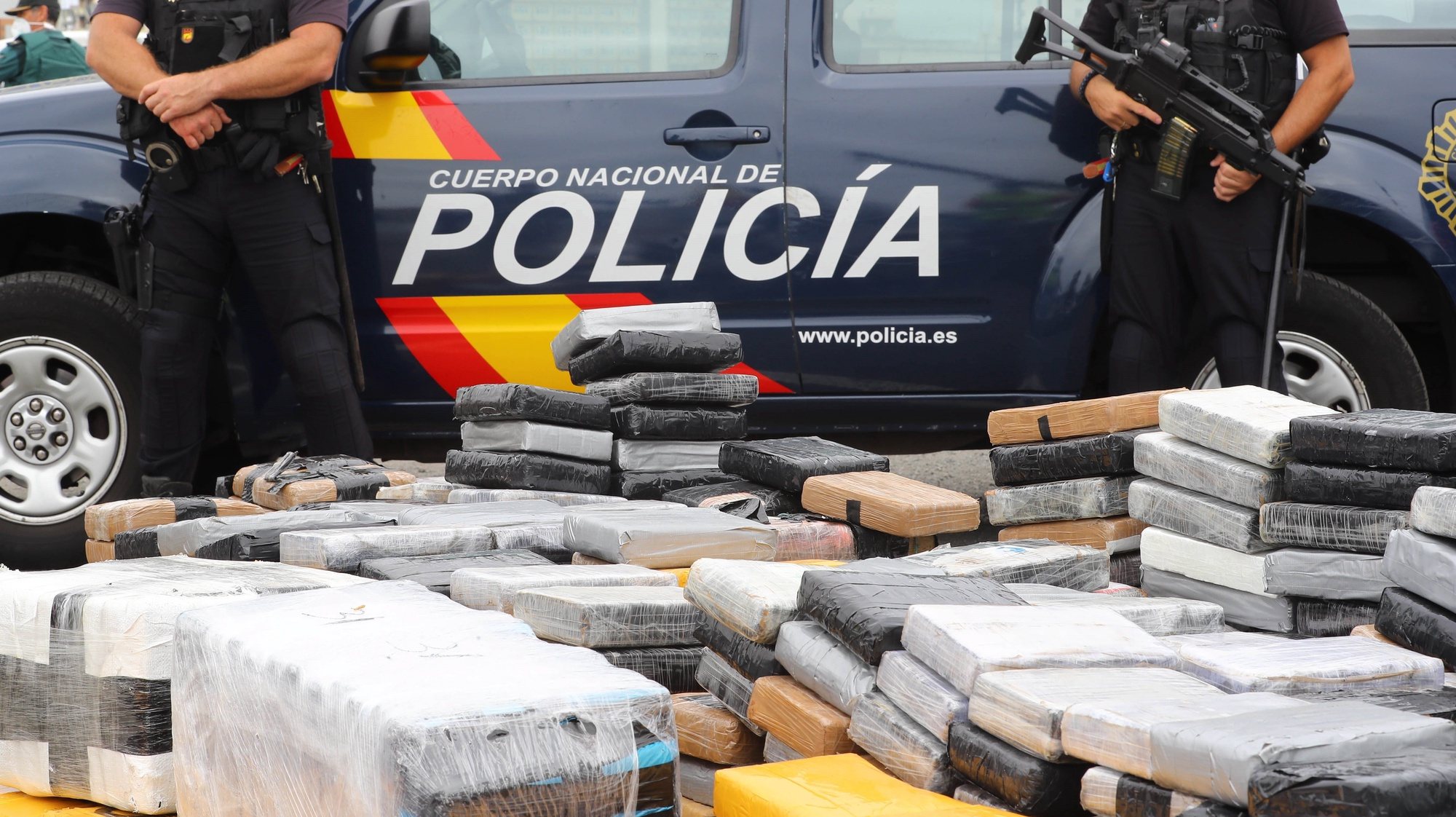 epa08583261 Spanish National Police shows some of the 1,8 tons of cocaine, seized in an operation where 12 people have been detained at the dock of Las Palmas de Gran Canaria, Canary Islands, Spain on 04 August 2020.  EPA/ELVIRA URQUIJO A.
