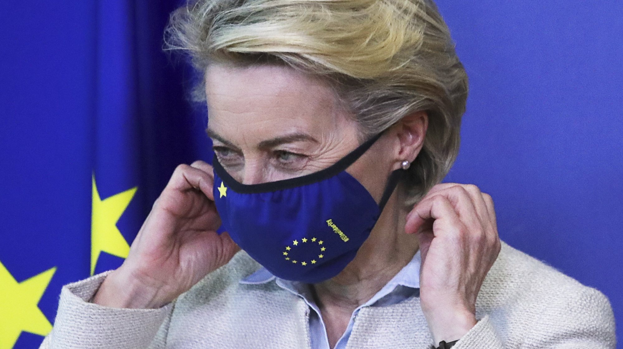 epa09179029 European Commission President Ursula von der Leyen wears her mask while meeting with Jordan&#039;s King Abdullah II ibn Al Hussein (not pictured) in Brussels, Belgium, 05 May 2021.  EPA/YVES HERMAN / POOL