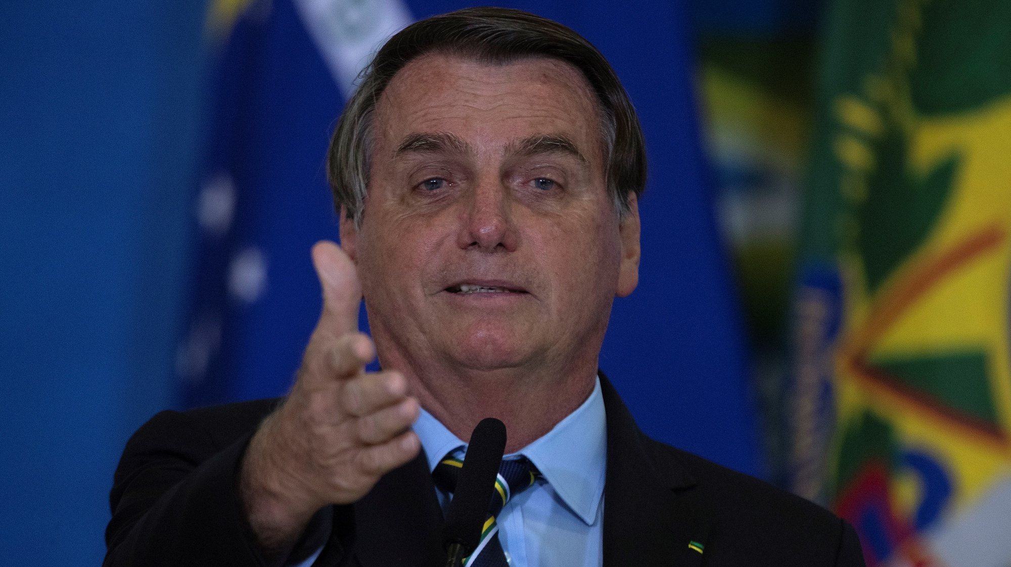 epa09195396 President of Brazil, Jair Bolsonaro, participates in a ceremony of social and environmental actions and adherence to the Adopt a Park program, in Brasilia, Brazil, 12 May 2021.  EPA/Joedson Alves