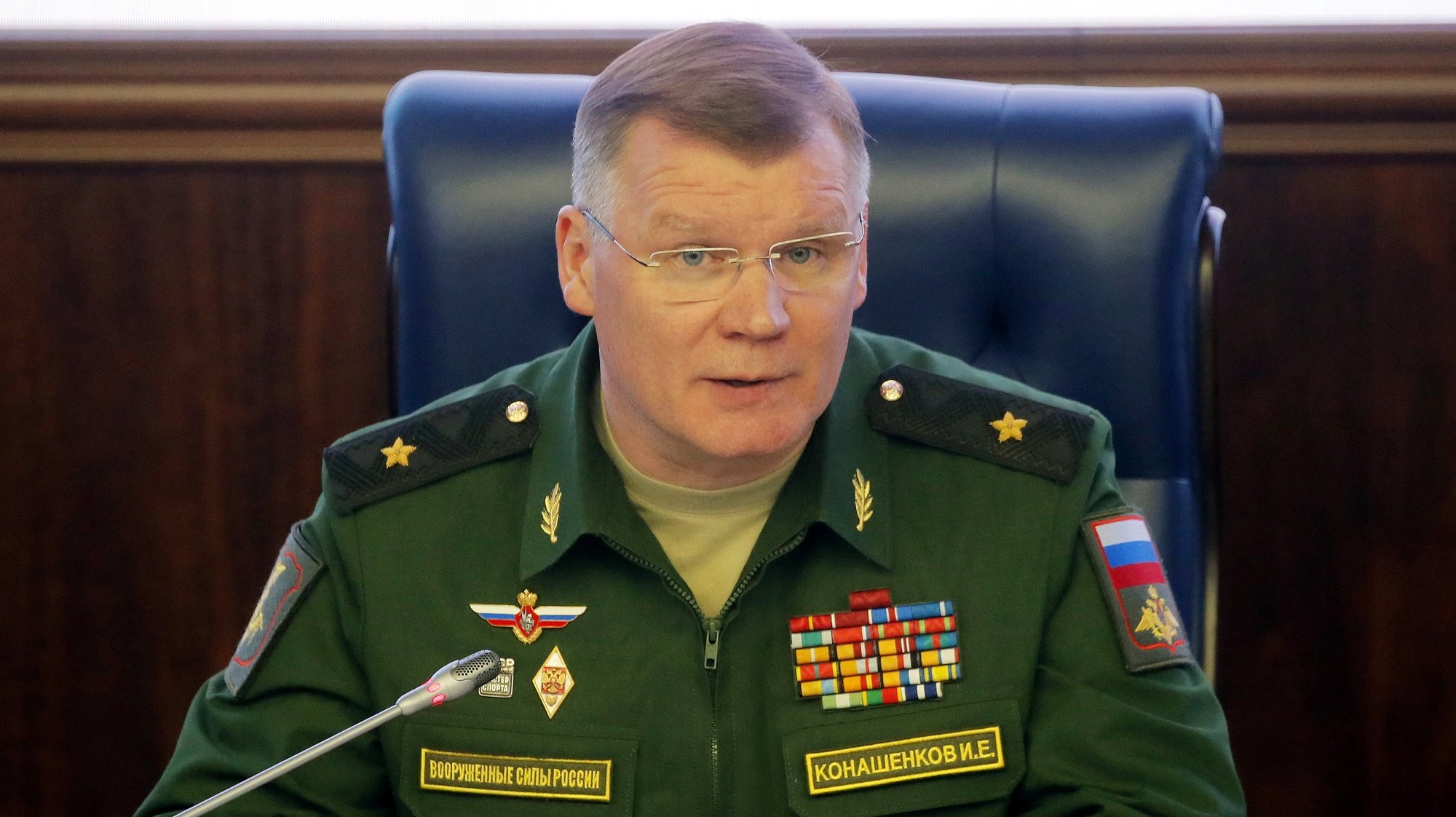 epa06710856 Russian Defense Ministry official representative general Igor Konashenkov, talks to the media during a briefing on the fight against terrorism in Syria at the Russian National Defense Management Center in Moscow, Russia, 04 May 2018.  EPA/MAXIM SHIPENKOV