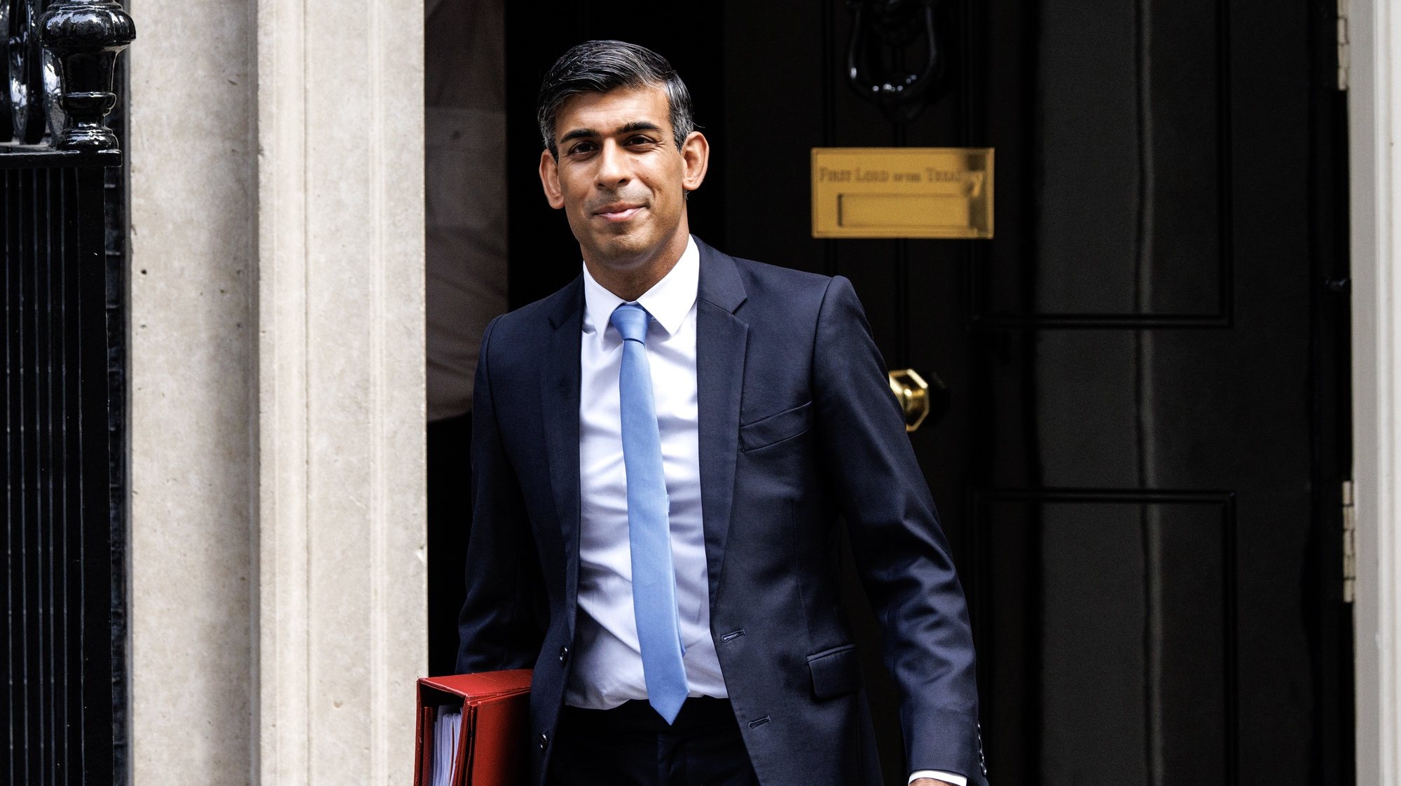 epa10843699 British Prime Minister Rishi Sunak prepares to depart his official residence, 10 Downing Street to attend the Prime Minister&#039;s Questions (PMQs)  following the summer break, at the Parliament in London, Britain, 06 September 2023.  EPA/TOLGA AKMEN