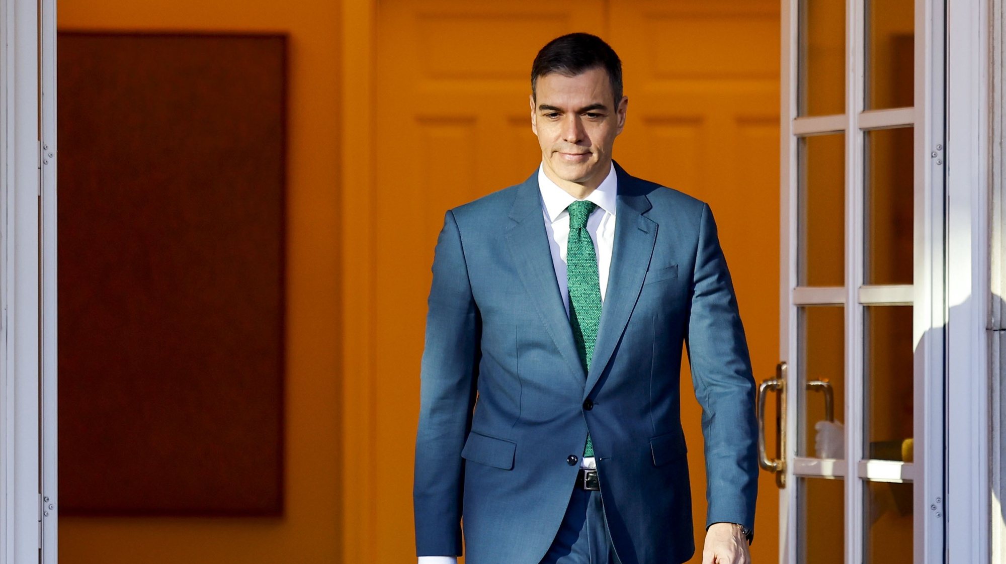 epa11190151 Spanish Prime Minister, Pedro Sanchez, walks to welcome the EU Parliament Speaker, shortly before their meeting at La Moncloa Palace, in Madrid, Spain, 01 March 2024.  EPA/Mariscal