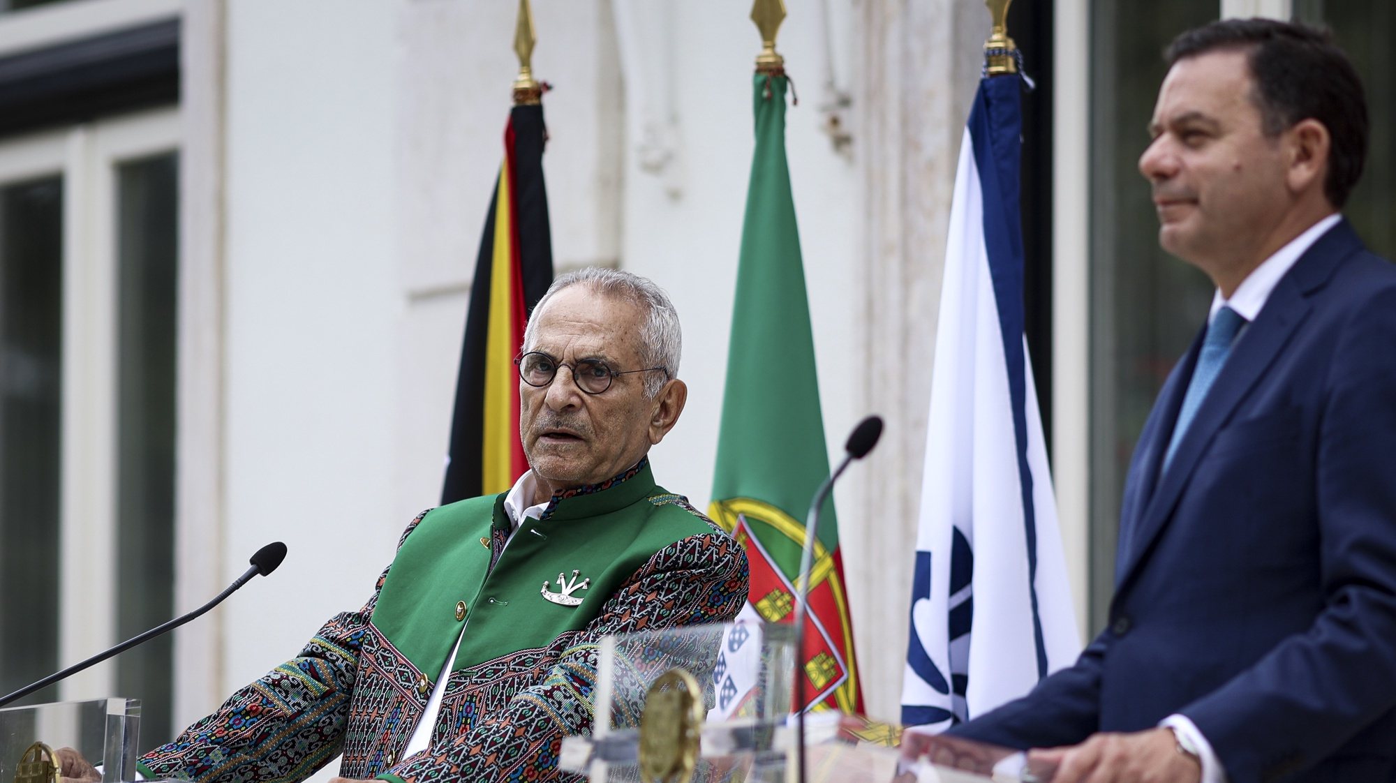O primeiro-ministro, Luís Montenegro (D), com o Presidente da República de Timor-Leste, José Ramos Horta (E), prestam declarações aos jornalistas, após a reunião na residência oficial, no palácio de São Bento, em Lisboa, 24 de abril de 2024. FILIPE AMORIM/LUSA