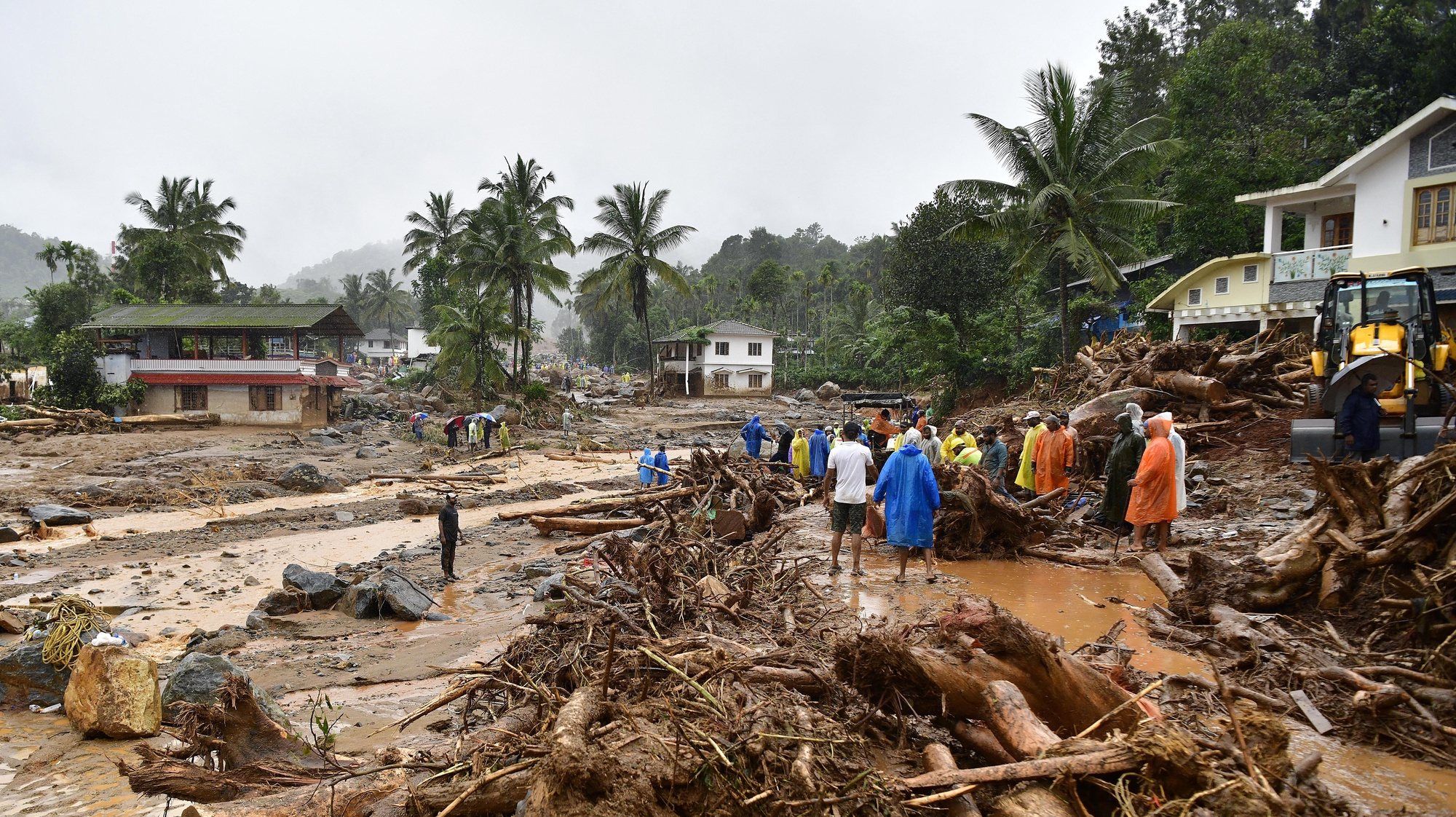 epa11508503 Rescue operations following landslides in Mylambadi, Wayanad district, Kerala, southern India, 30 July 2024. More than 54 people were confirmed dead with over 100 feared missing after landslides hit Wayanad in the early hours of 30 July, burying a large area under debris, State Revenue Minister K. Rajan&#039;s office confirmed. Kerala Chief Minister Pinarayi Vijayan also announced a two-day statewide mourning period.  EPA/TP BINU