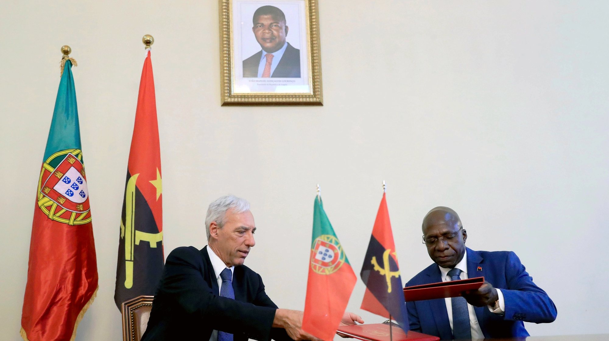 Angola&#039;s Foreign Minister Tete Antonio (R) and Portugal&#039;s Foreign Minister Joao Gomes Cravinho (L), representing the European Union (EU) High Representative for Foreign Affairs and Security Policy, Josep Borrel (not pictured), during the signing ceremony of agreements at the VI Ministerial Meeting of the Angola-European Union Joint Pathway, at the Ministry of Foreign Affairs in Luanda, Angola, 10 December 2023. The European Union (EU) and the Angolan government signed today in Luanda the disbursement of the first lump sum of ten million euros to support the formalization of the economy. AMPE ROGERIO/LUSA