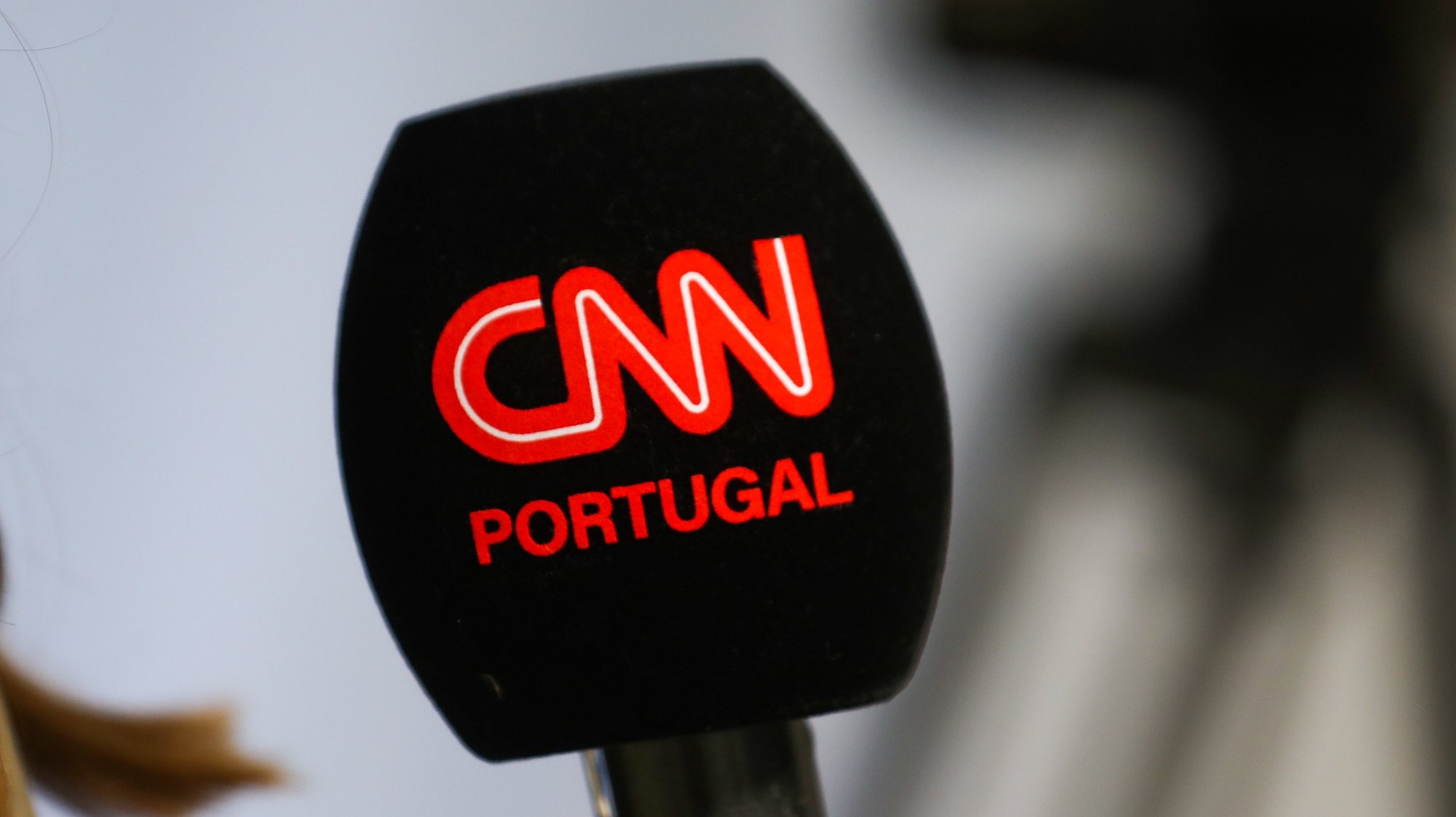 Microfone da CNN - Portugal, Lisboa, 03 de dezembro de 2021. ANTÓNIO COTRIM/LUSA