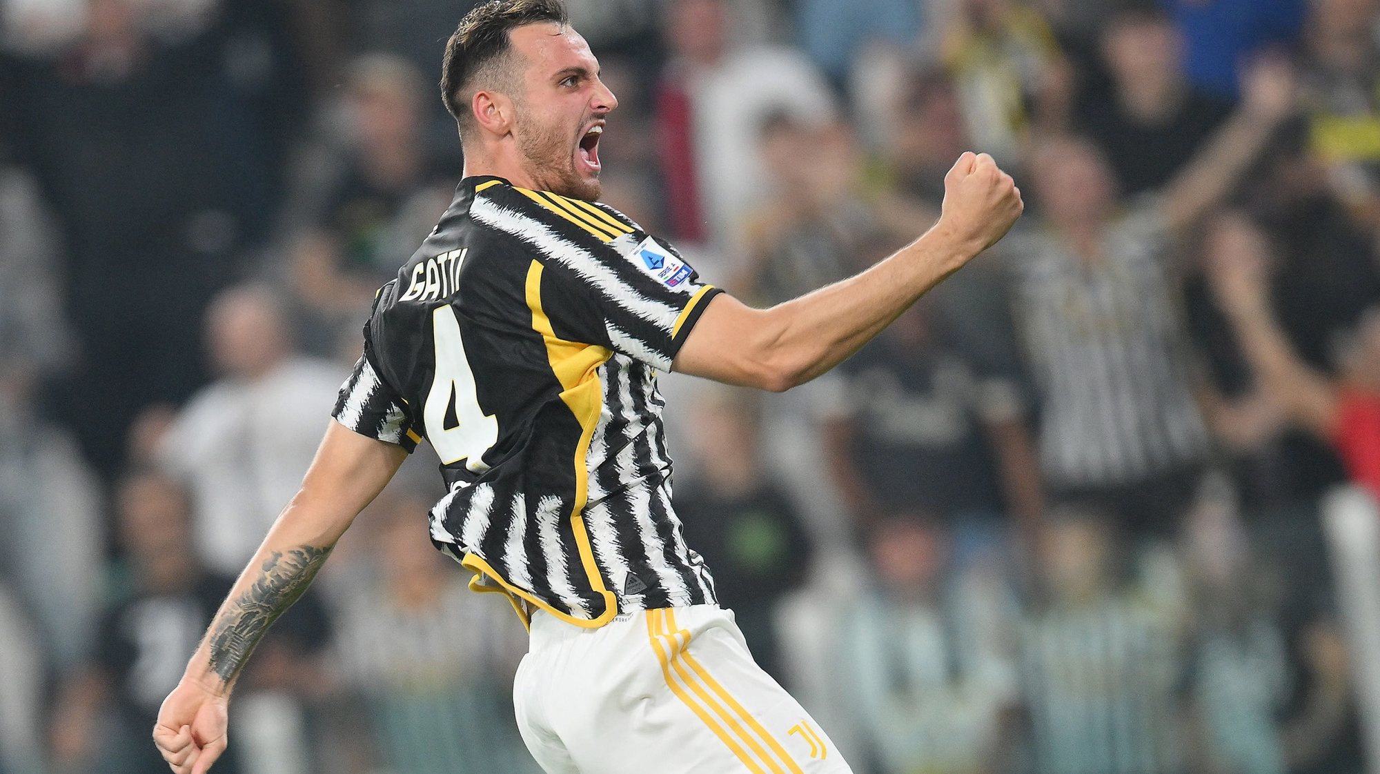 epa10906119 Juventus&#039; Federico Gatti jubilates after scoring the 1-0 lead during the Italian Serie A soccer match Juventus FC vs Torino FC at the Allianz Stadium in Turin, Italy, 07 October 2023.  EPA/ALESSANDRO DI MARCO