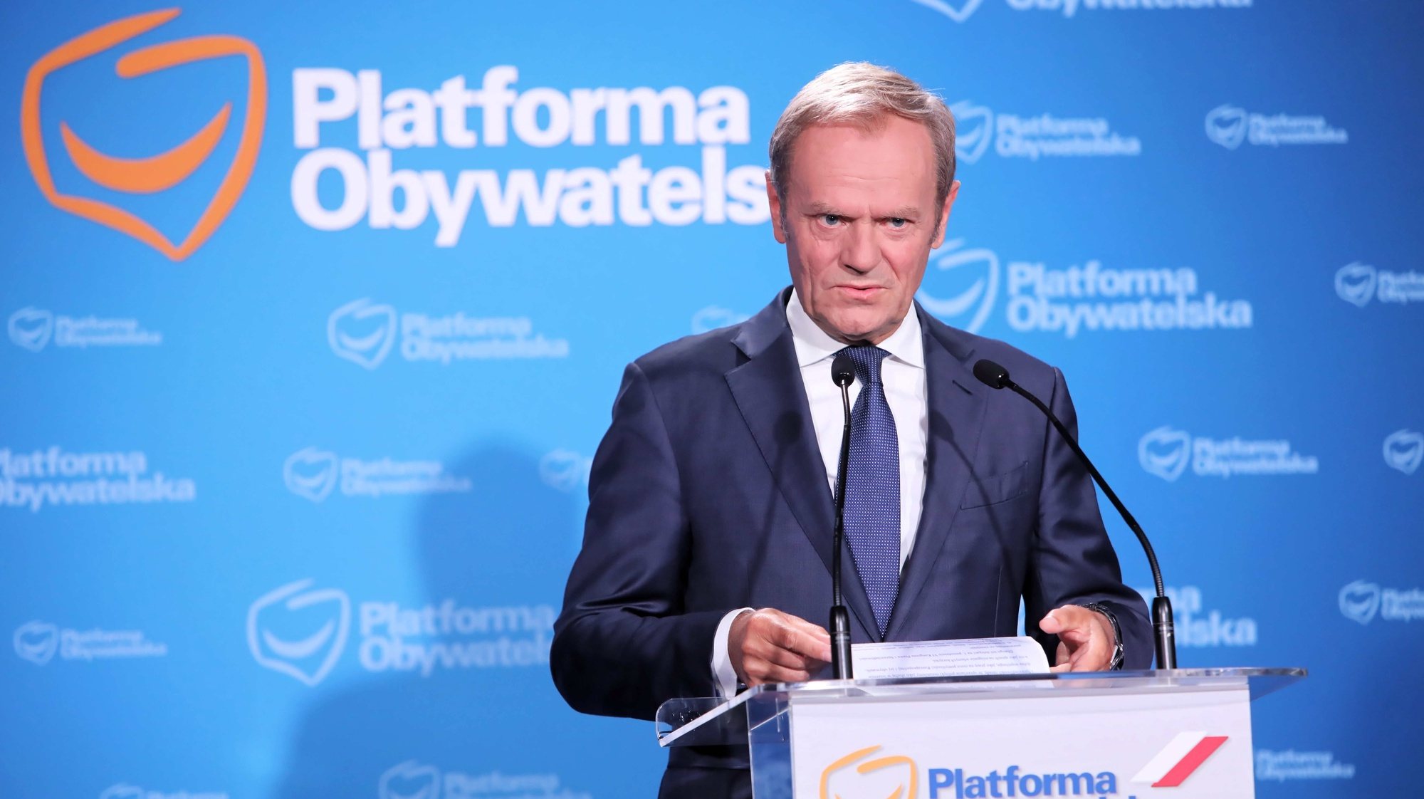 epa09322033 Leader of main opposition party Civic Platform Donald Tusk delivers a speech during a press conference in Warsaw, Poland, 04 July 2021. Tusk became leader of Civic Platform (PO), the main opposition party, following the resignation of Borys Budka on 03 July.  EPA/Wojciech Olkusnik POLAND OUT