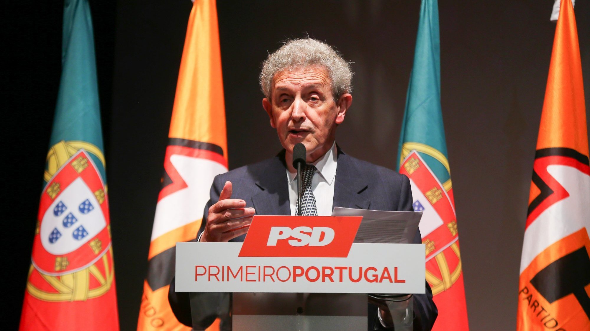 O antigo presidente da Assembleia da República e do Governo dos Açores realça que o chumbo do Plano e Orçamento da região &quot;não tem antecedentes&quot; na história da autonomia regional