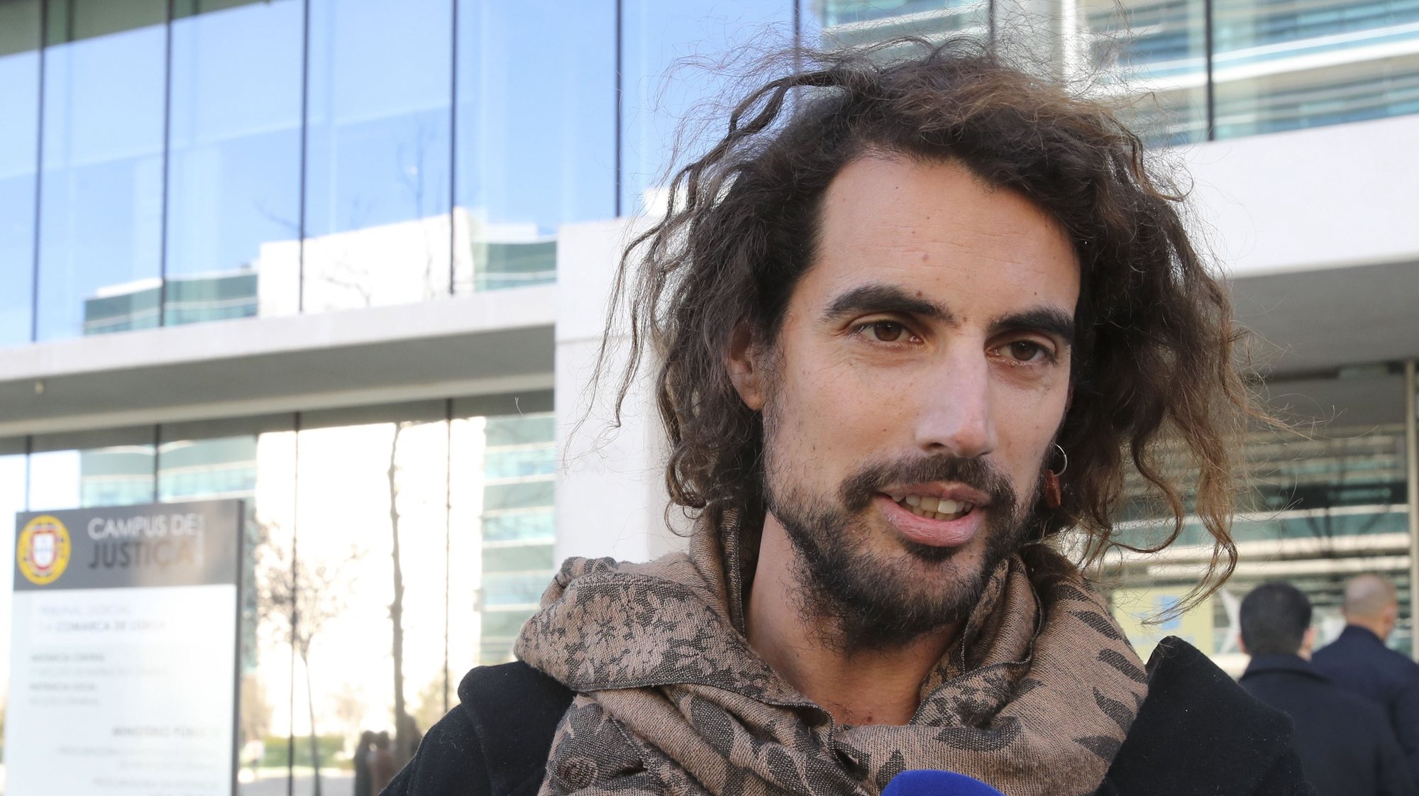Ativista que em 2019 interrompeu primeiro-ministro condenado a pagar 300 euros, vai recorrer