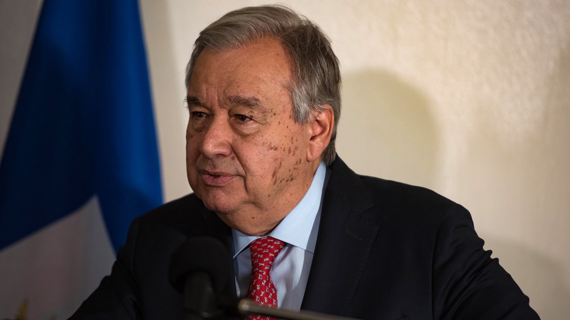epa10721664 The UN Secretary General, Antonio Guterres, speaks at a press conference during his visit to the country, in Port-au-Prince, Haiti, 01 July 2023. The Secretary General of the UN, AntÃ³nio Guterres, arrived this 01 July in the capital of Haiti for a visit in which he will meet with his Prime Minister, Ariel Henry, and will demand the support of the international community for the country in the serious crisis it is going through, according to the organization.  EPA/Johnson Sabin