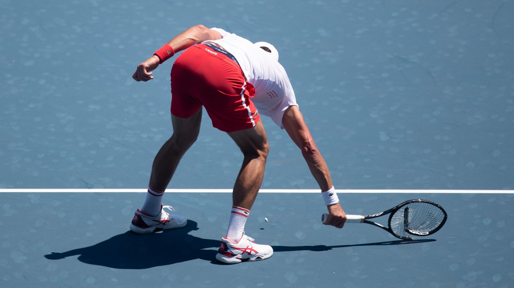 Djokovic voltou ao mesmo court onde ganhou no passado mas sentiu diferenças na temperatura (bem mais quente) e no próprio piso