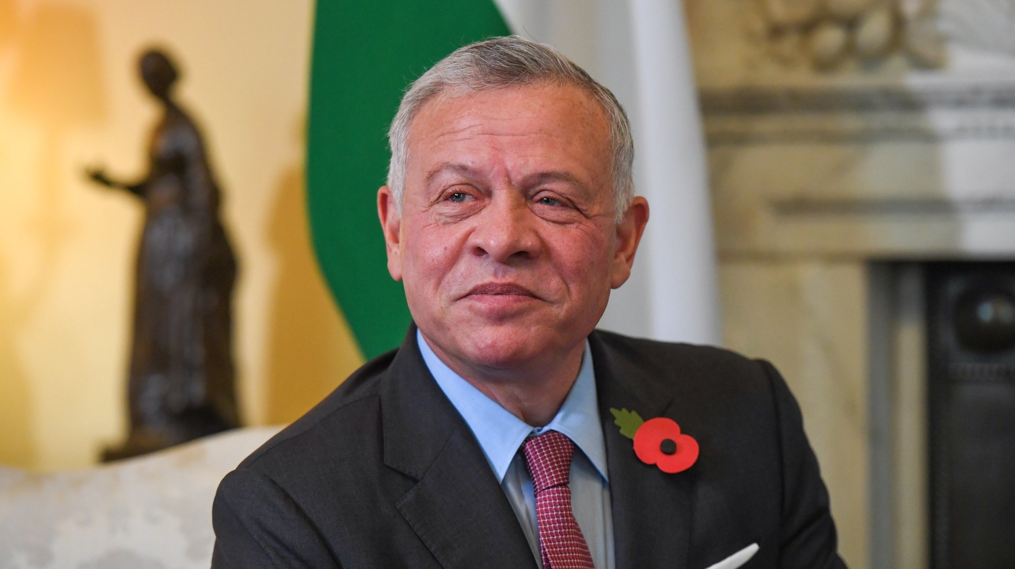 epa10299408 King Abdullah II of Jordan, attends a meeting with Rishi Sunak, British prime minister, at 10 Downing Street in London, Britain, 11 November 2022. King Abdullah II is on an official visit to Britain, he met with King Charles III on 10 November and British prime minister Rishi Sunak on 11 November.  EPA/Chris J. Ratcliffe / POOL