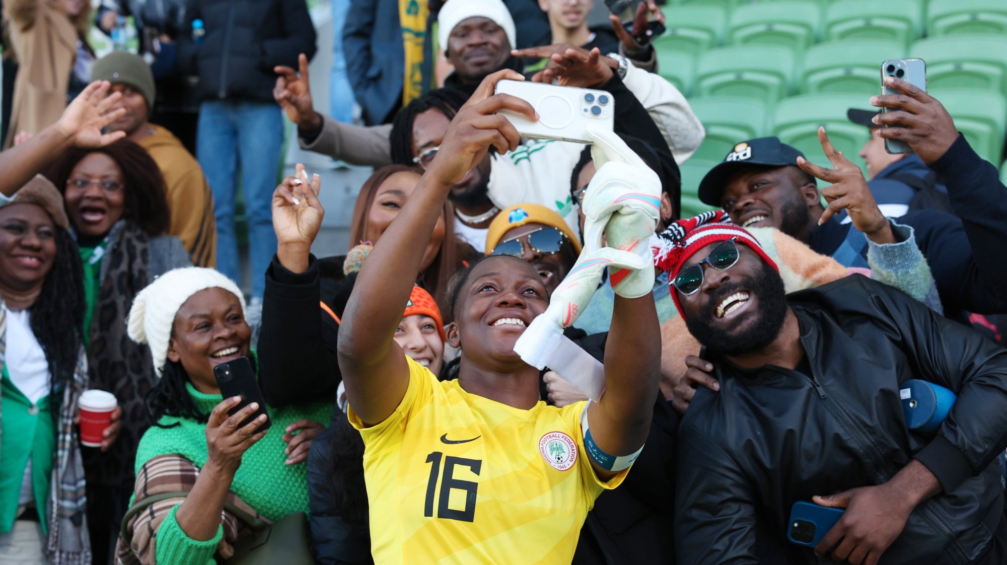 Chiamaka Nnadozie foi eleita a MVP da partida pela FIFA e terminou entre selfies com os adeptos nigerianos presentes na Austrália