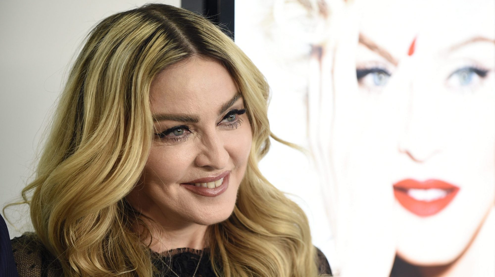 O comentário de Madonna surge numa altura em que vários utilizadores do Instagram se mostraram preocupados com a nova política do Instagram, em vigor desde domingo, que alegadamente permite que a plataforma exclua conteúdo sexualmente sugestivo