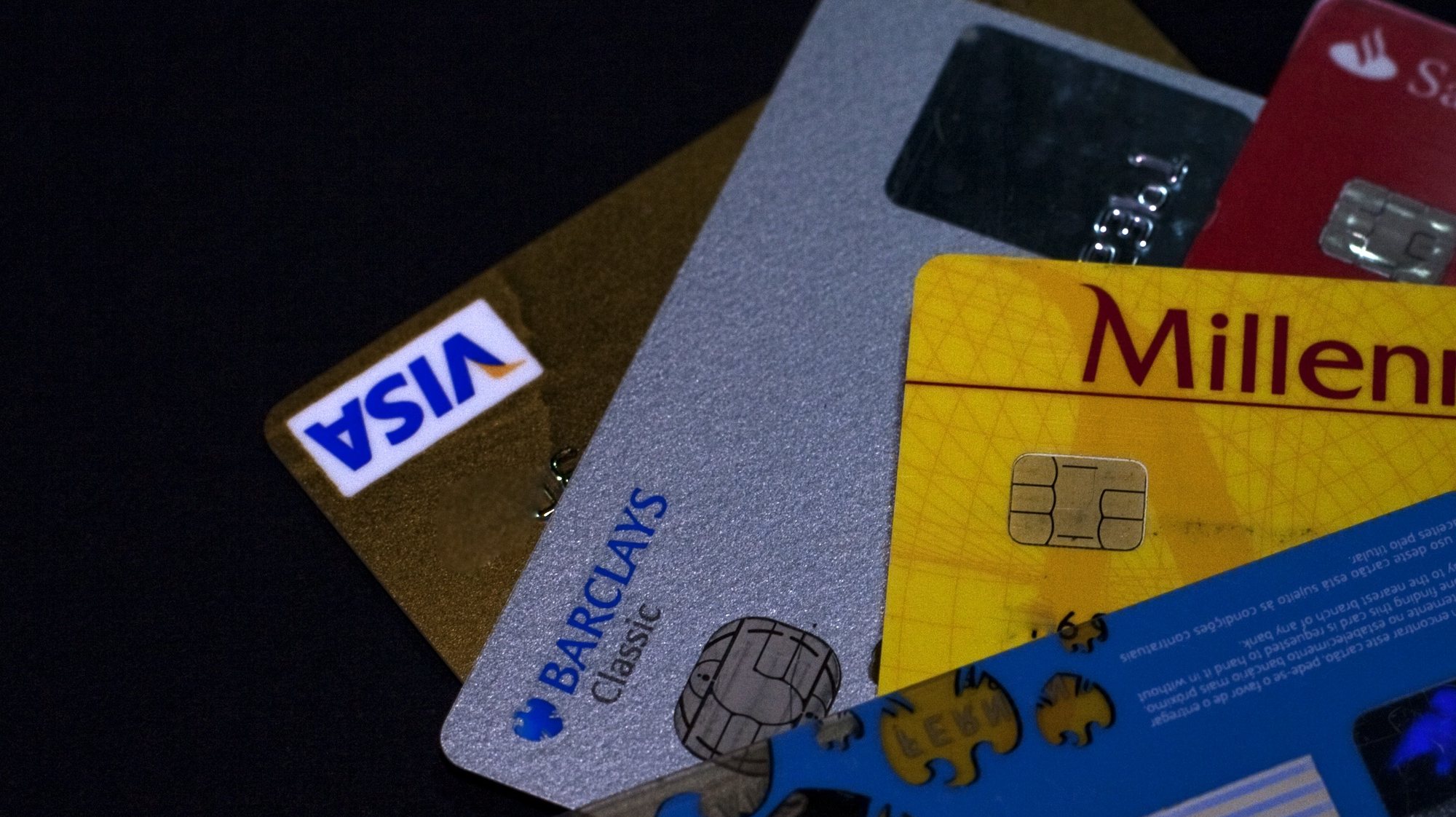Cartões de crédito utilizados em transações comerciais, Lisboa, 27 de fevereiro de 2014. ANTÓNIO COTRIM/LUSA