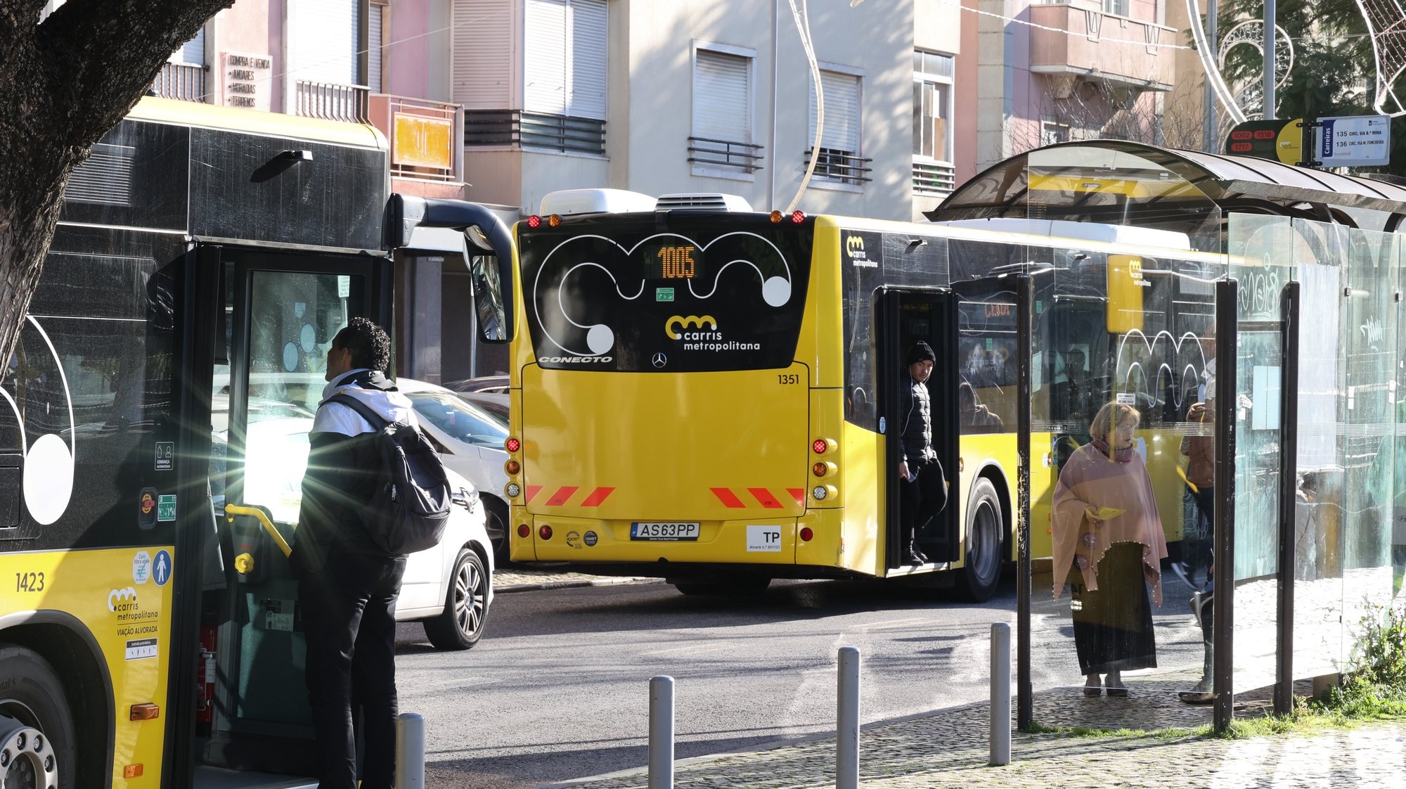 Quase duas semanas depois de a Carris Metropolitana começar, no distrito de Lisboa, os passageiros vêm mais autocarros em alguns locais, mas lamentam os atrasos constantes das carreiras e a falta de horários fora das horas de ponta, Amadora, 12 de janeiro de 2023. ANTÓNIO COTRIM/LUSA