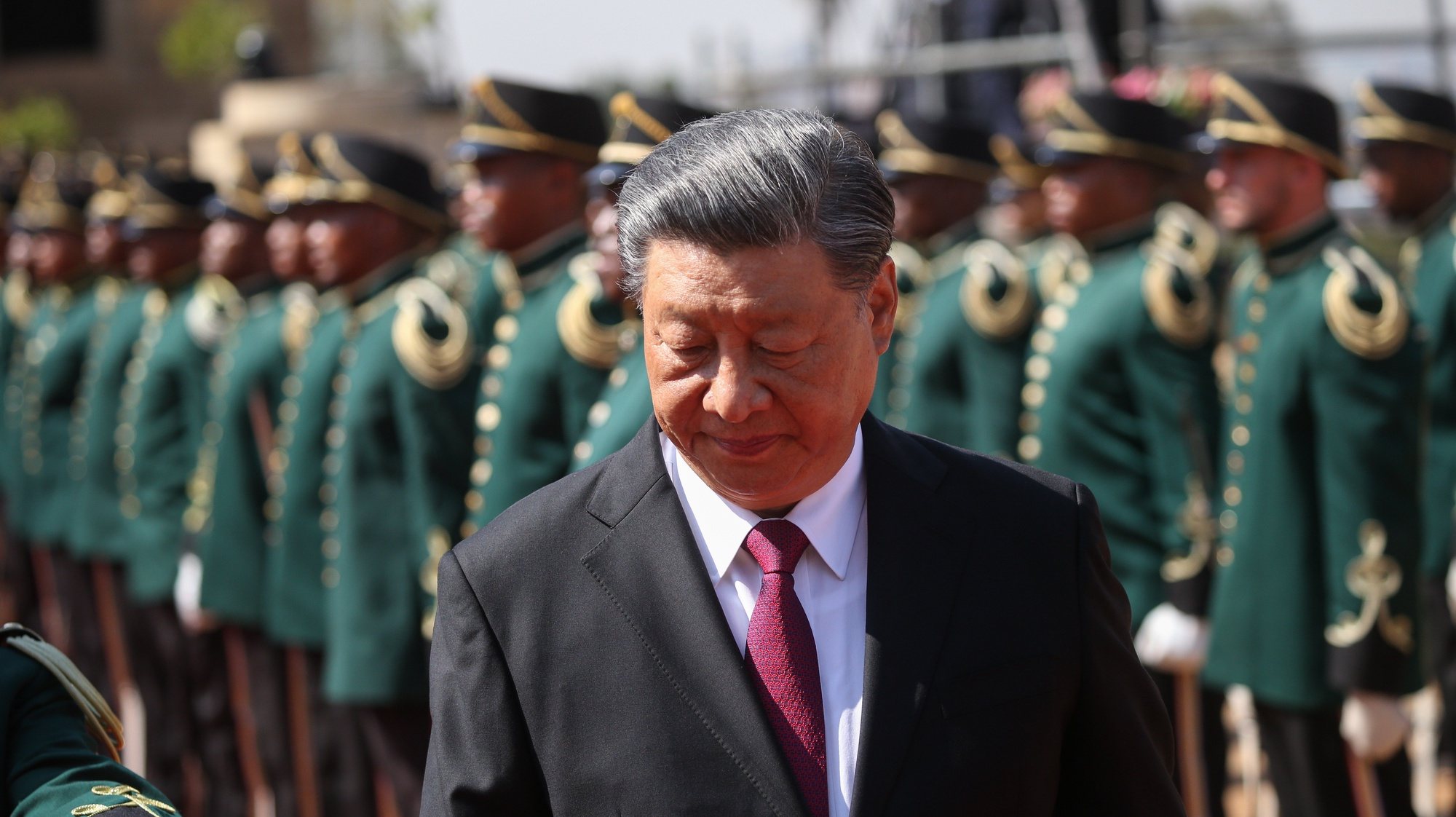 epa10813221 Chinese President Xi Jinping reviews honour guards as he arrives at the Union Buildings in Pretoria, South Africa, 22 August 2023. South Africa is hosting the 15th BRICS Summit starting on 22 August at the Sandton Convention Centre in Johannesburg, where emerging economies of Brazil, Russia, India, China and South Africa will get together. The Russian president will not attend the summit.  EPA/KIM LUDBROOK