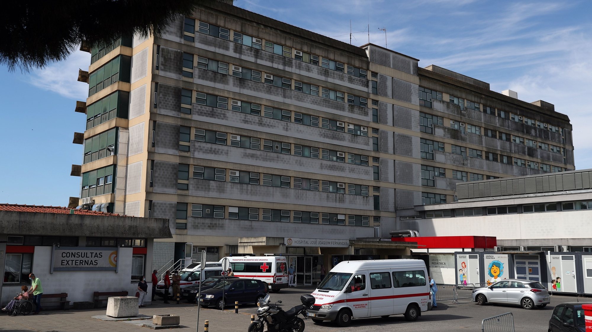 Fachada do edifício principal do hospital José Joaquim Fernandes, em Beja, 18 de maio de 2022. NUNO VEIGA/LUSA