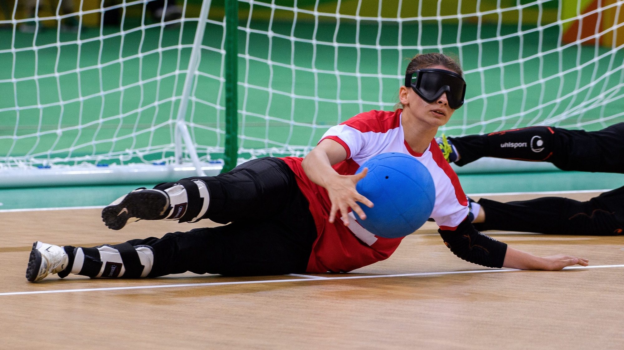 epa05543646 Gulsah Duzgun of Turkey makes a save near the end of the Women&#039;s Gold Medal Match Goalball between China and Turkey at the Future Arena at the Rio 2016 Paralympic Games in Rio de Janeiro, Brazil, 16 September 2016.  EPA/ANTHONY EDGAR - OIS/IOC  HANDOUT EDITORIAL USE ONLY/NO SALES