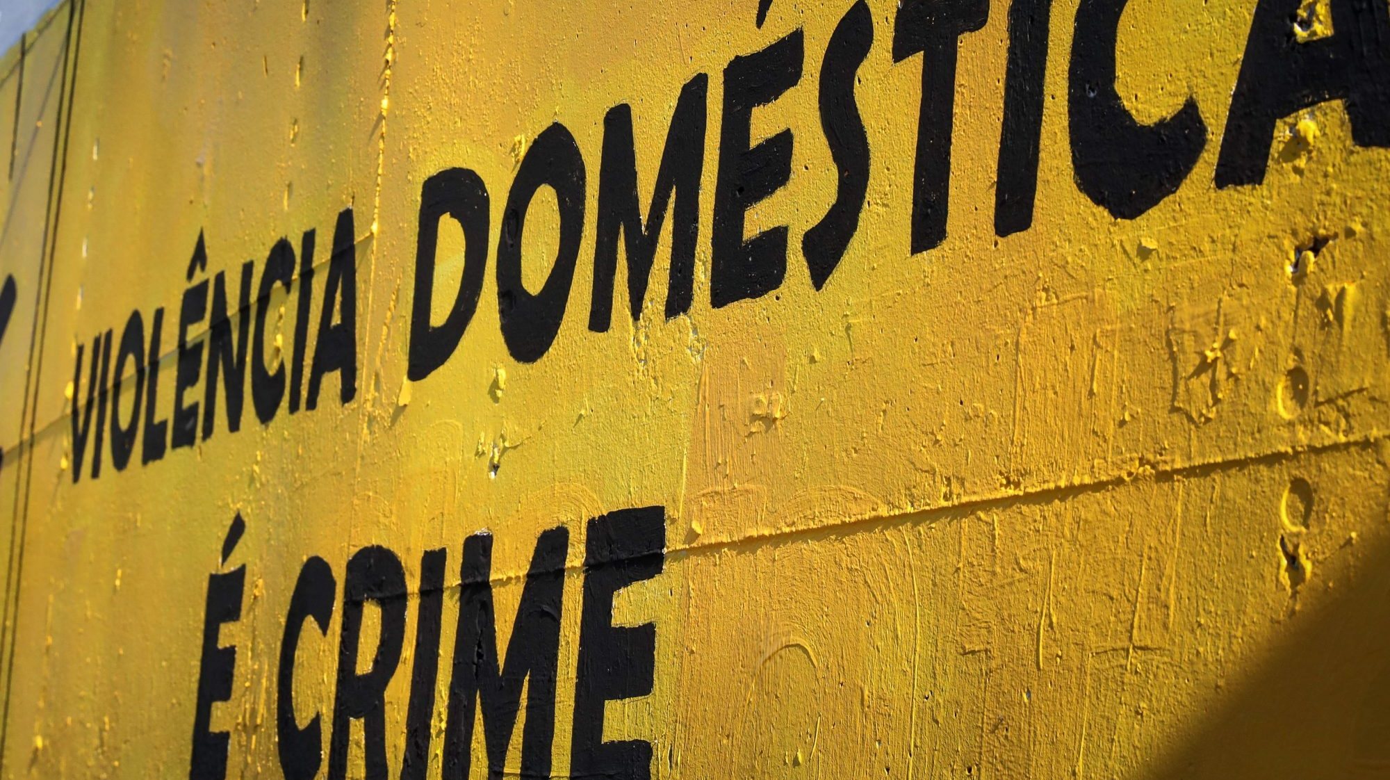 A violência contra as mulheres e a violência doméstica é crime público desde 2010