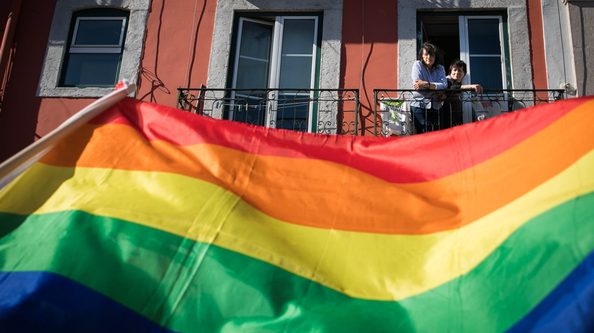 A Hungria aprovou a 15 de junho uma lei que proíbe &quot;a promoção&quot; da homossexualidade junto de menores de 18 anos