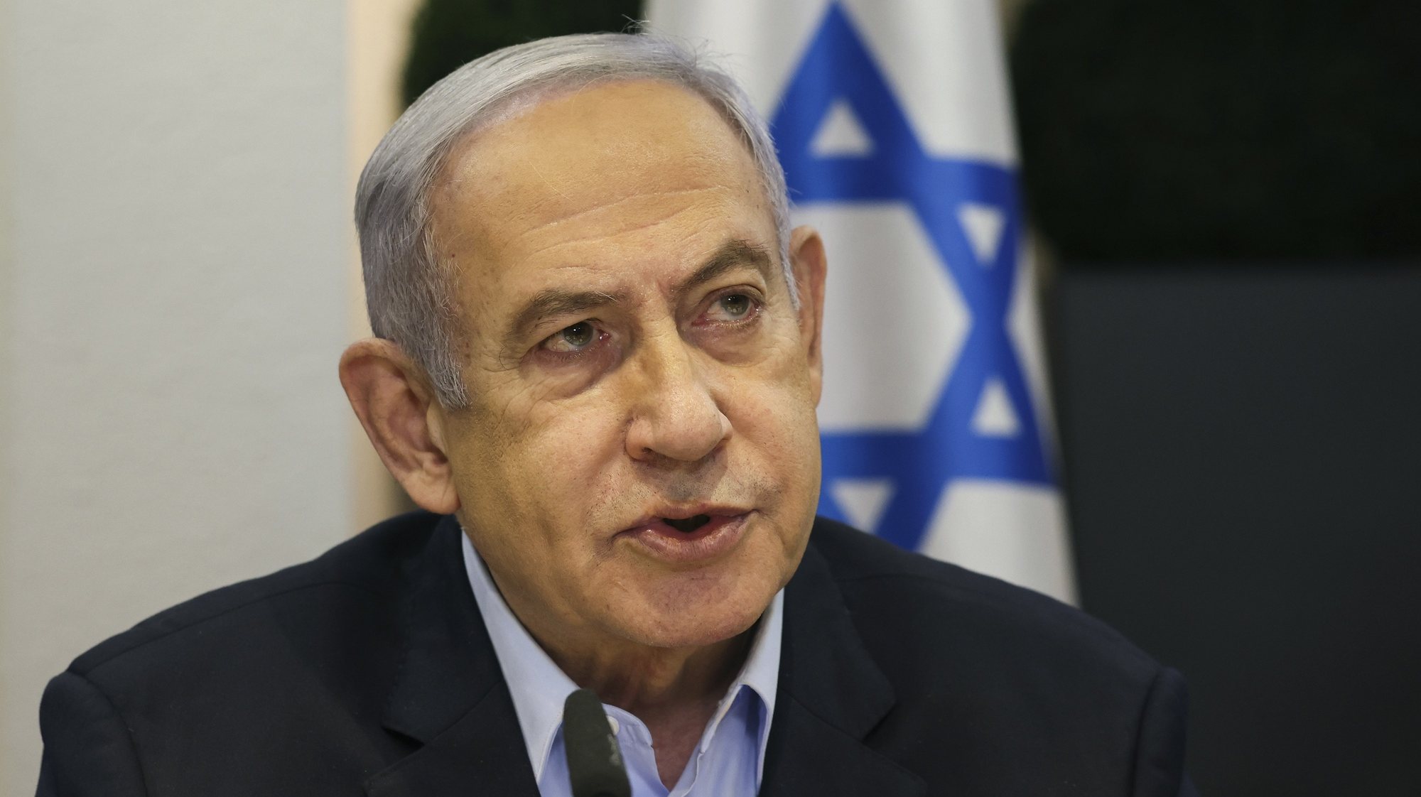 epa11062028 Israeli Prime Minister Benjamin Netanyahu convenes the weekly cabinet meeting at the Defence Ministry in Tel Aviv, Israel, 07 January 2024.  EPA/RONEN ZVULUN / POOL