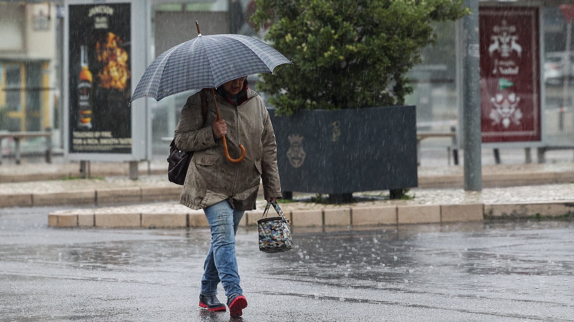 Região de Lisboa, Alentejo e Algarve sob aviso amarelo na 5.ª feira por causa da chuva