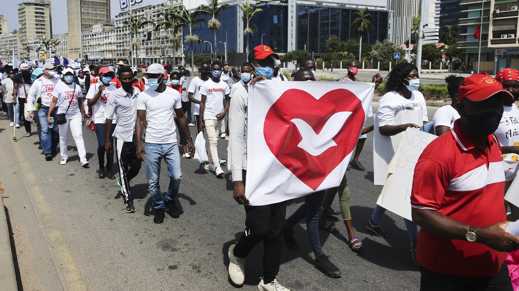 Membros da Igreja Universal do Reino de Deus (IURD) durante a marcha pacífica nas ruas de Luanda, Angola, 30 de janeiro de 2021. AMPE ROGÉRIO/LUSA