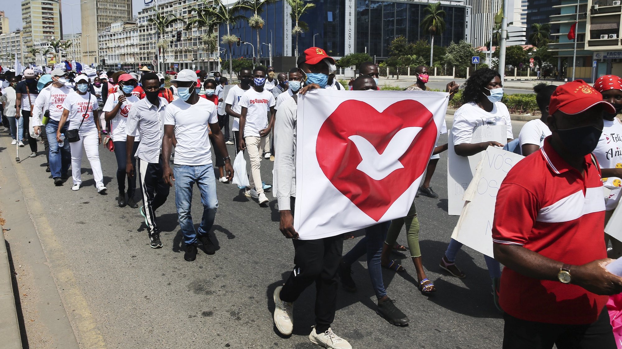 Membros da Igreja Universal do Reino de Deus (IURD) durante a marcha pacífica nas ruas de Luanda, Angola, 30 de janeiro de 2021. AMPE ROGÉRIO/LUSA