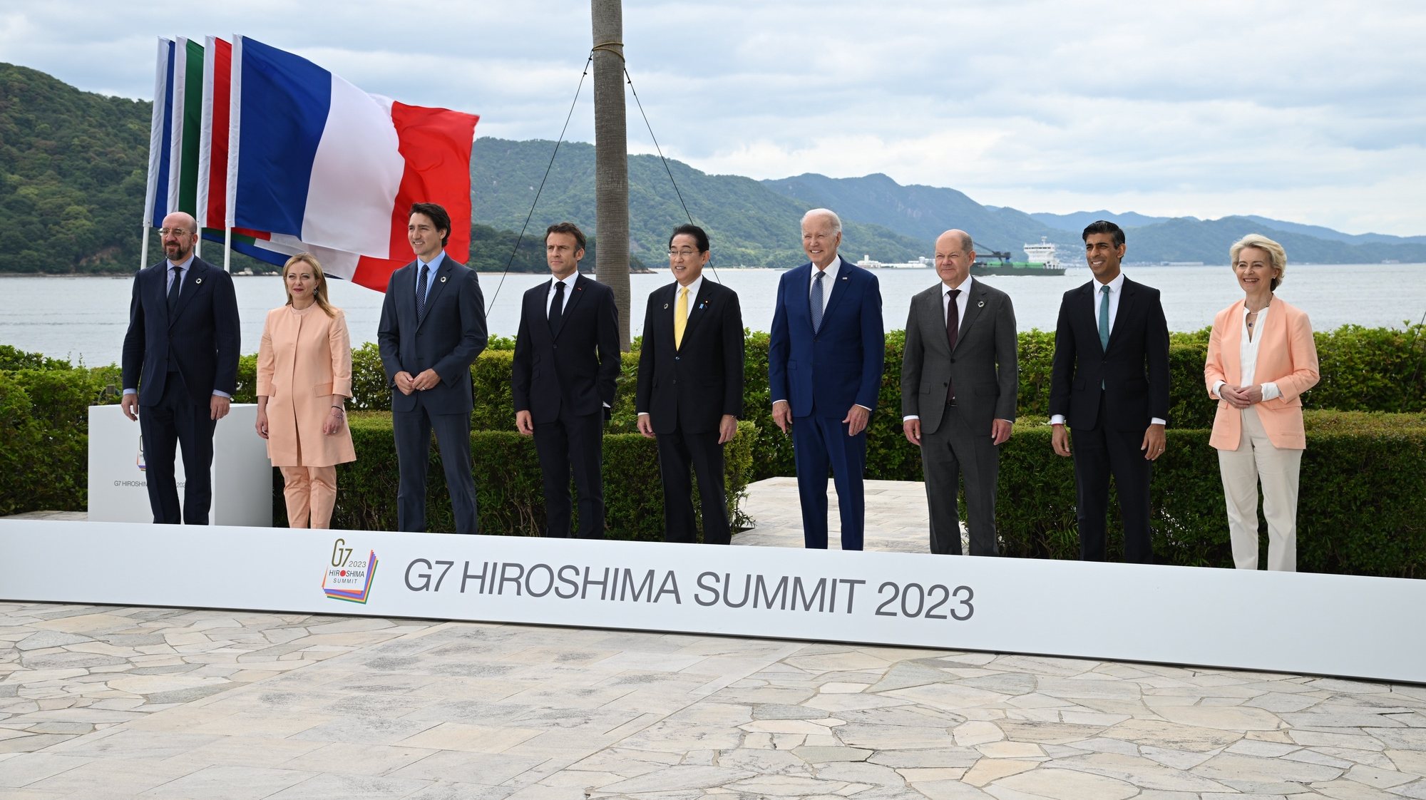 epa10639917 A handout photo made available by the G7 Hiroshima Summit Host  shows (L-R) European Council President Charles Michel, Italian Prime Minister Giorgia Meloni, Canadian Prime Minister Justin Trudeau, French President Emmanuel Macron, Japan’s Prime Minister Fumio Kishida, US President Joe Biden, German Chancellor Olaf Scholz, British Prime Minister Rishi Sunak and European Commission President Ursula von der Leyen posing for a group photo at the Grand Prince Hotel Hiroshima during the G7 Hiroshima Summit in Hiroshima, Japan, 20 May 2023. The G7 Hiroshima Summit will be held from 19 to 21 May 2023  EPA/G7 Hiroshima Summit Host / HANDOUT  HANDOUT EDITORIAL USE ONLY/NO SALES