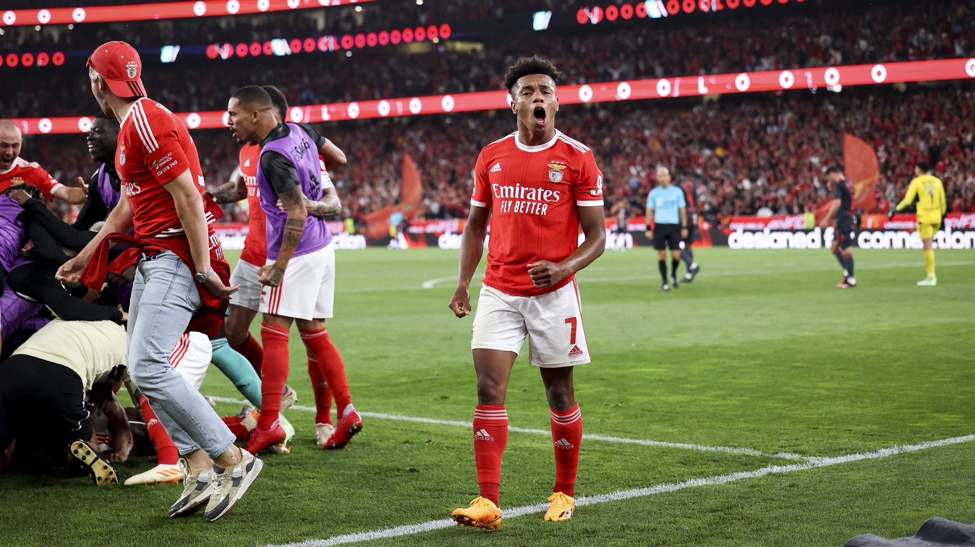 SL Benfica&#039;s David Neres celebrates the 1-0 lead, during the Portuguese First League soccer match, between SL Benfica and SC Braga, at Luz stadium in Lisboa, Portugal, 06 May 2023. JOSE SENA GOULAO/LUSA