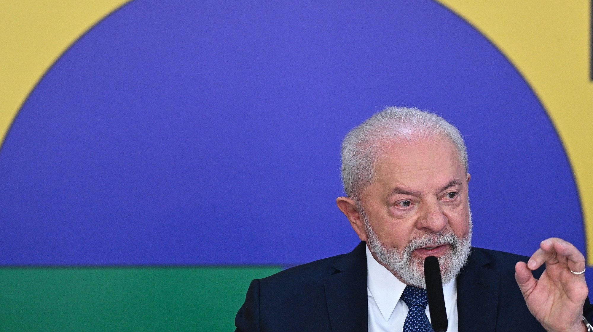 epa10781595 The President of Brazil, Luiz InÃ¡cio Lula da Silva, speaks during a press conference with foreign correspondents at the Planalto Palace, in Brasilia, Brazil, 2 August 2023. Brazilian President Luiz InÃ¡cio Lula da Silva said that he hopes &quot;democracy wins&quot; in the elections to be held in Argentina in October and that a candidate who &quot;thinks that social investment is spending&quot; will not prevail.  EPA/Andre Borges