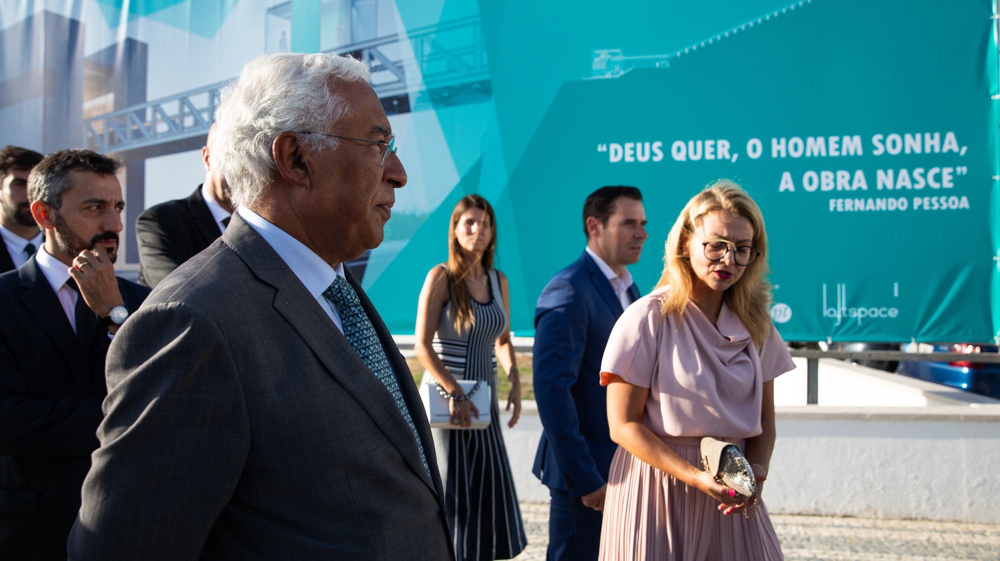 O primeiro-ministro António Costa, visita o local de instalação do Funicular da Nazaré, uma obra apoiada pelo Plano de Recuperação e Resiliência (PRR), Nazaré, 20 de setembro 2023. PAULO CUNHA/LUSA