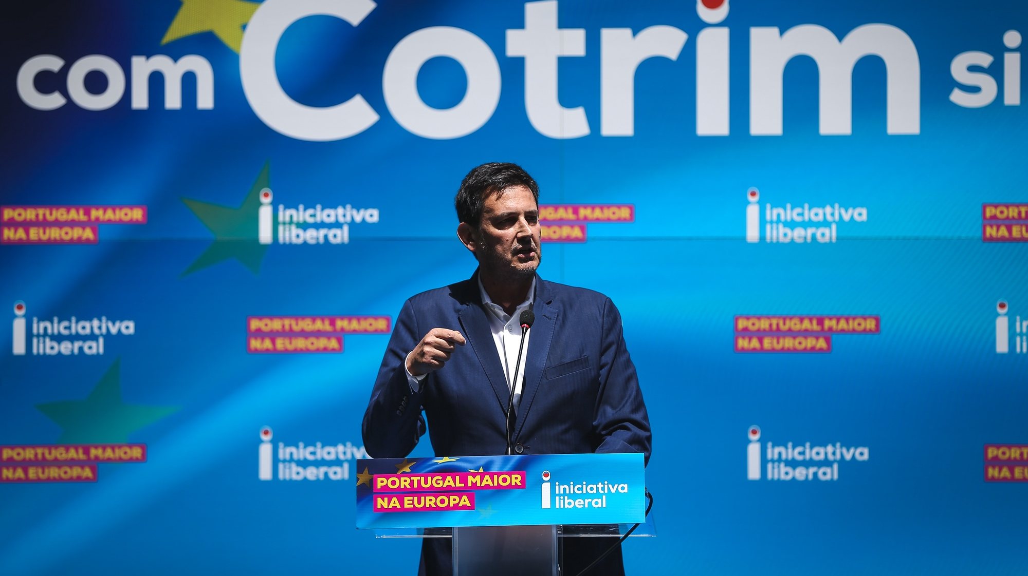 O presidente da Iniciativa Liberal (IL), Rui Rocha, discursa durante a apresentação da candidatura às eleições europeias, em Lisboa, 12 de maio de 2024. RODRIGO ANTUNES/LUSA