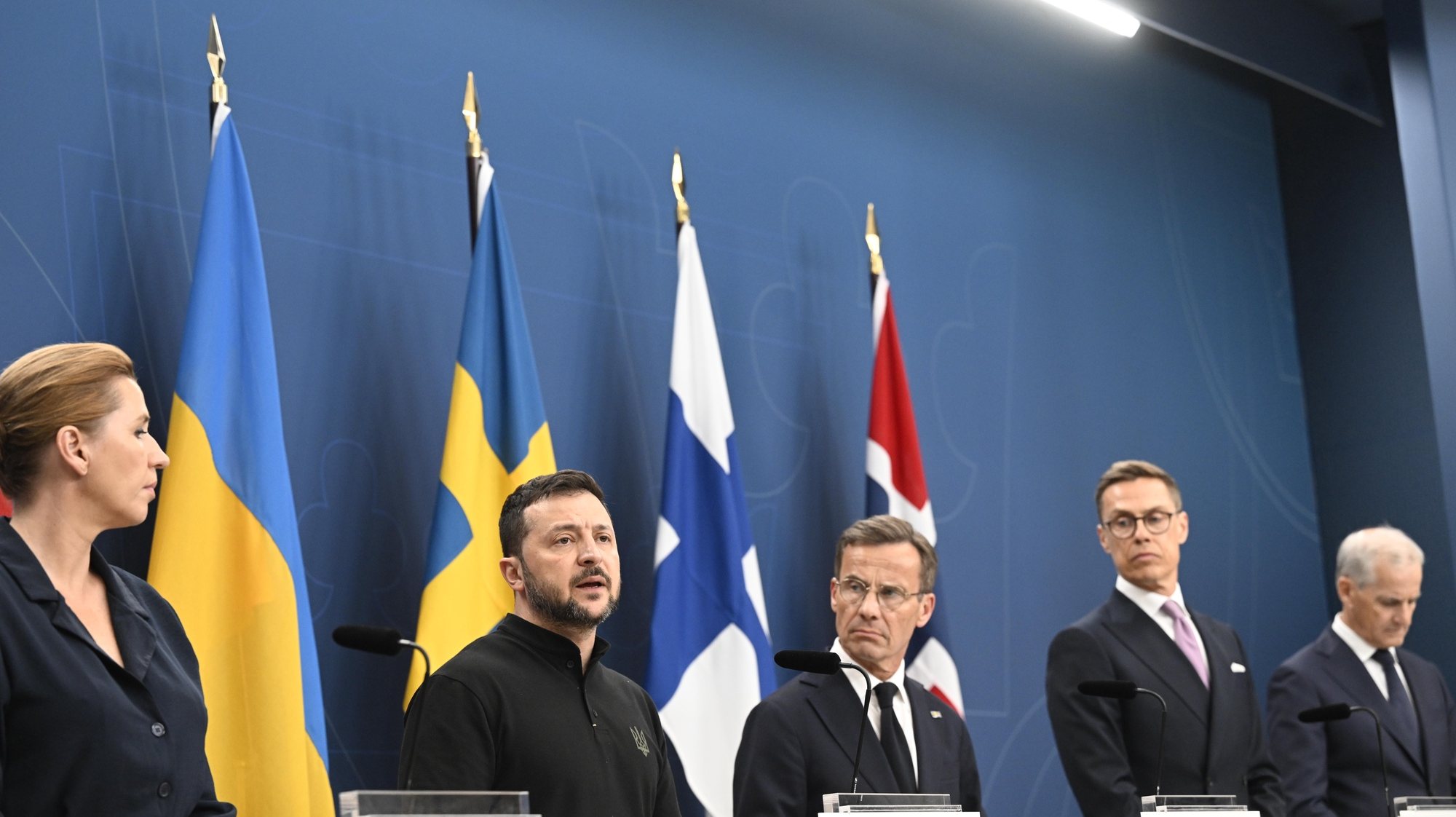 epa11381504 (L-R) Danish Prime Minister Mette Frederiksen, Ukrainian President Volodymyr Zelensky, Swedish Prime Minister Ulf Kristersson, Finnish President Alexander Stubb and Norwegian Prime Minister Jonas Gahr Støre speak at a joint press conference during a Ukraine-Nordic summit in Stockholm, Sweden, 31 May 2024. President Zelensky toured several European countries such as Spain, Belgium and Portugal in the previous days to strengthen bilateral relations, especially cooperation in the field of security and defense support.  EPA/FREDRIK SANDBERG  SWEDEN OUT