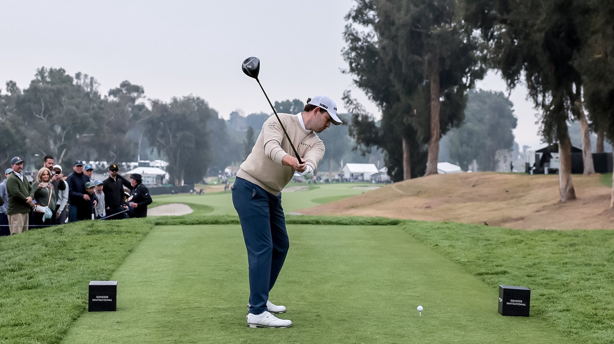 epa11162267 Patrick Cantlay of the US on the third tee during the third round of the 2024 Genesis Invitational at the Riviera Country Club in Los Angeles, California, USA, 17 February 2024.  EPA/ALLISON DINNER